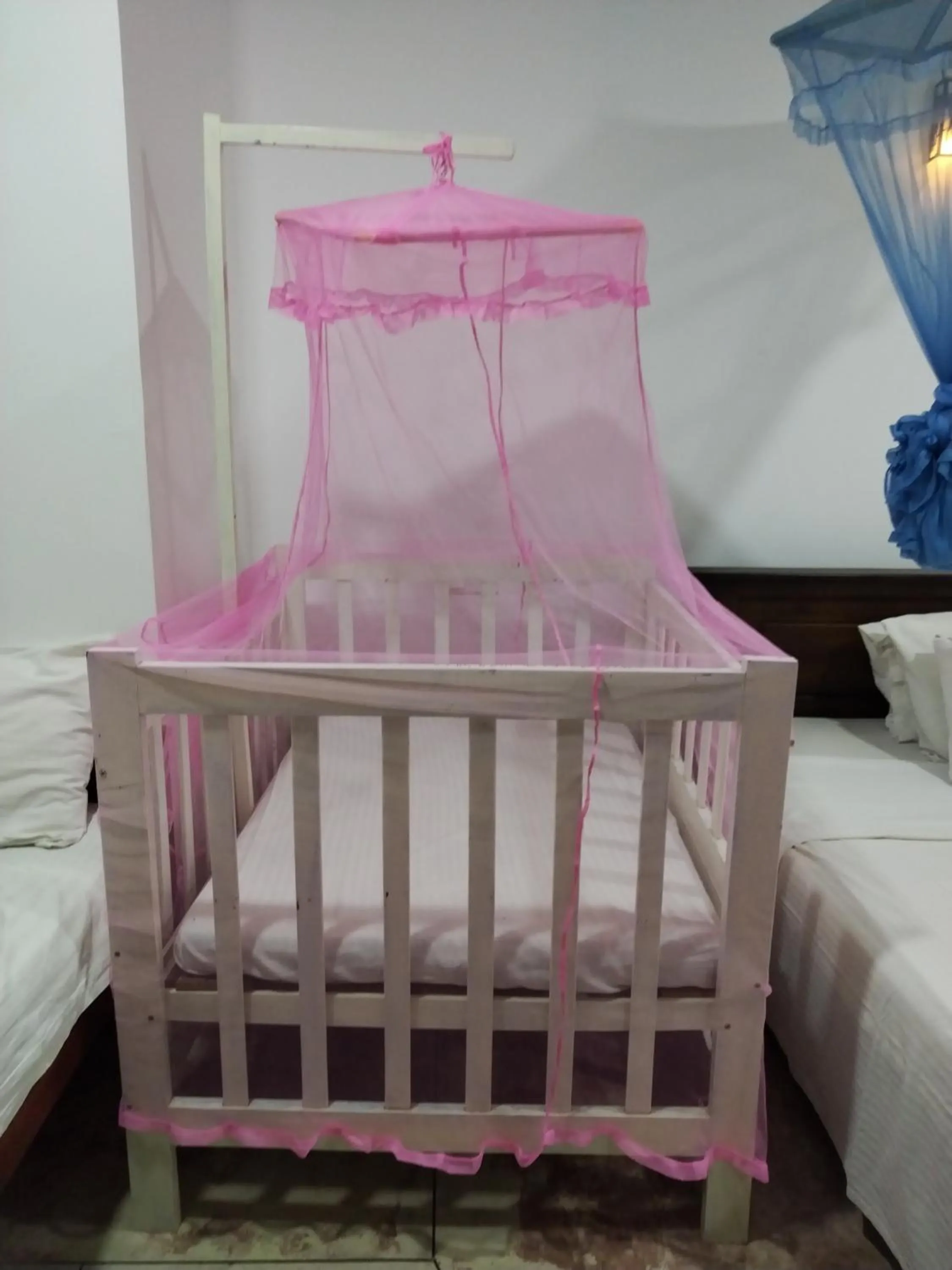 Bed in Ocean Gate Negombo