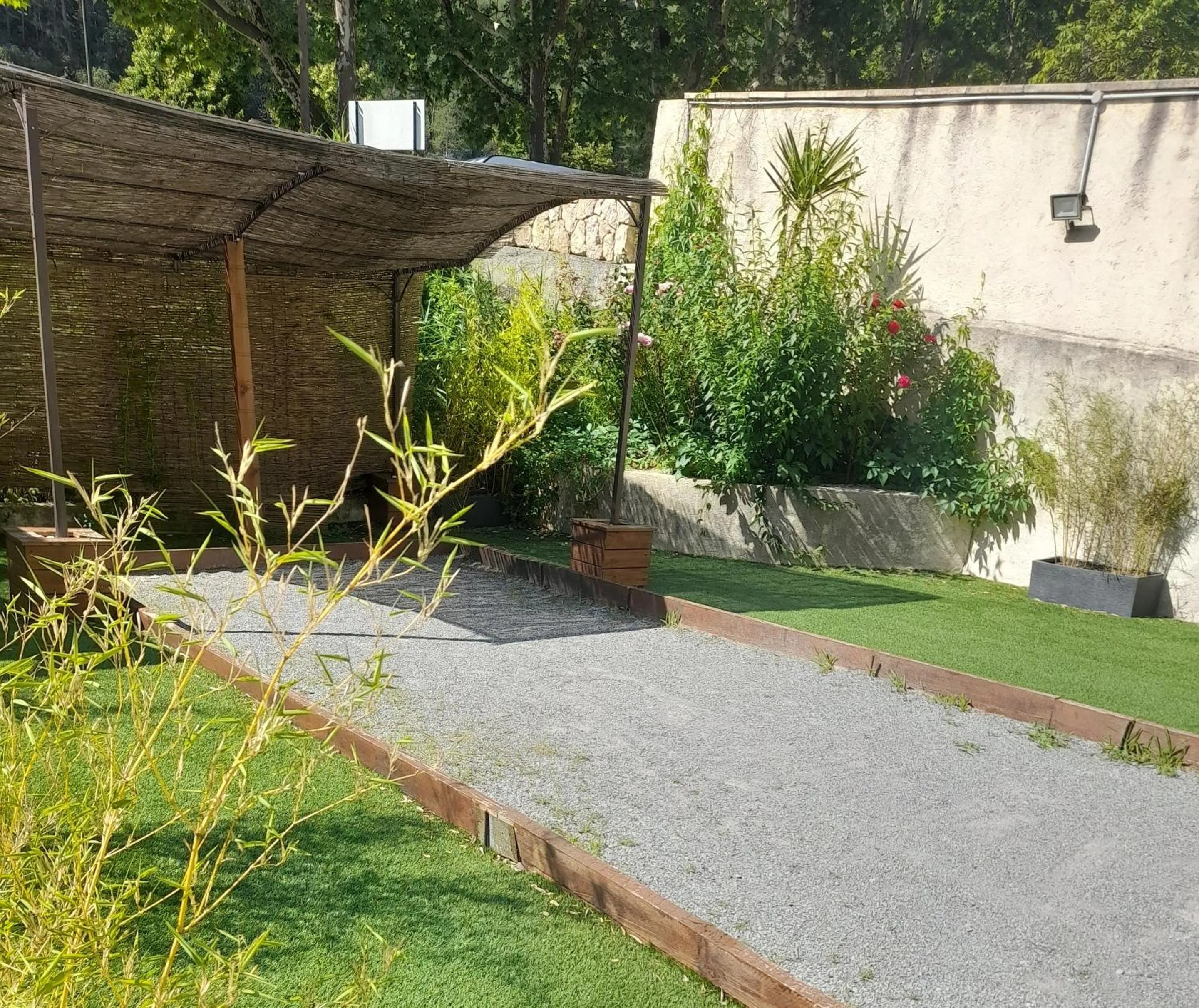 Property building in Hôtel Les Alizés