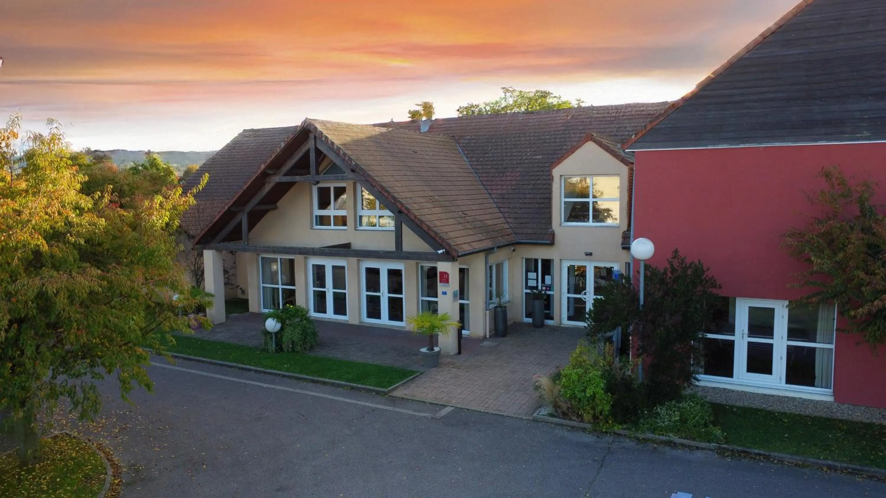 Facade/entrance in Hôtel Nell - Axelle - Maison Tassoni