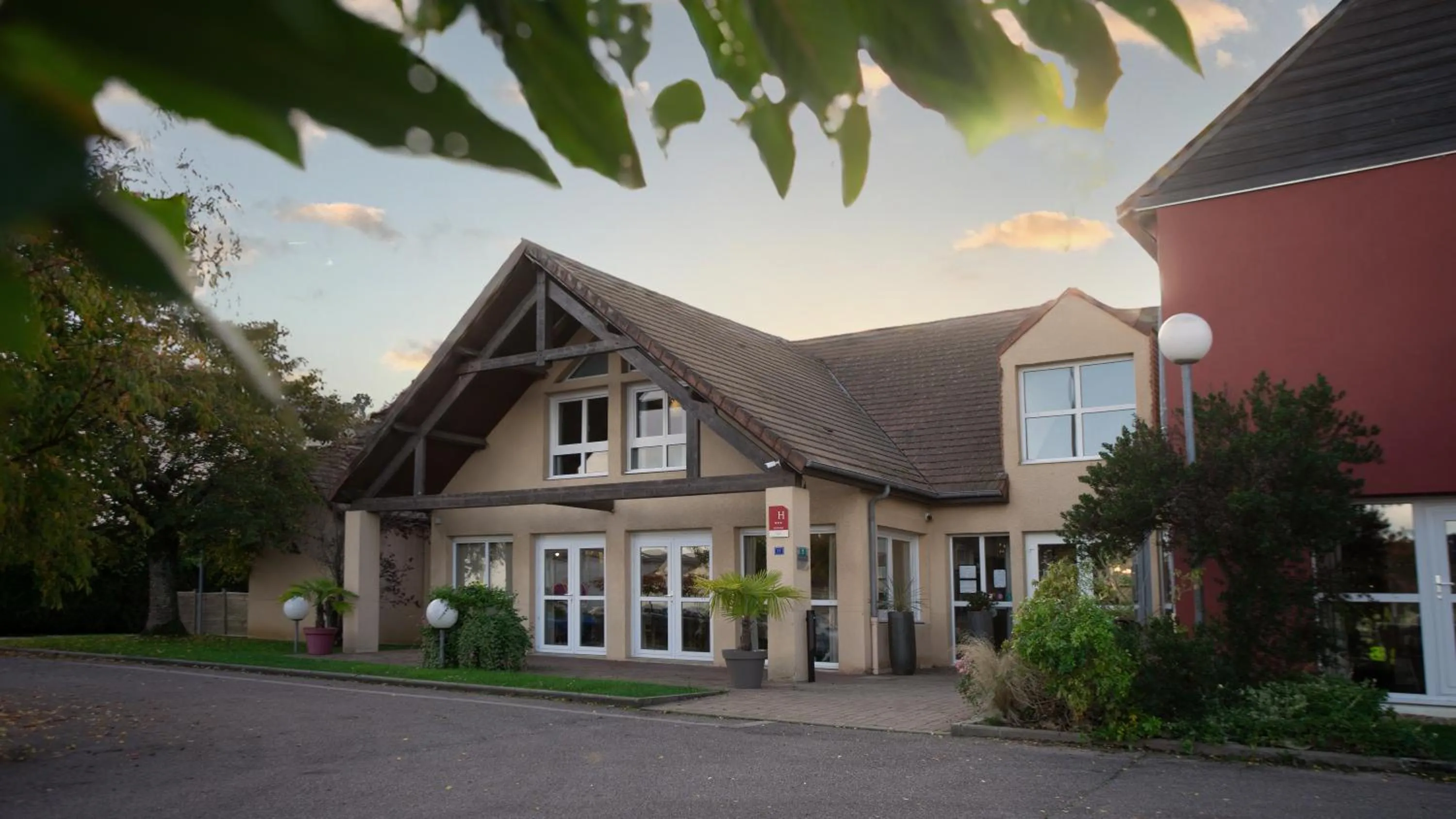Facade/entrance in Hôtel Nell - Axelle - Maison Tassoni