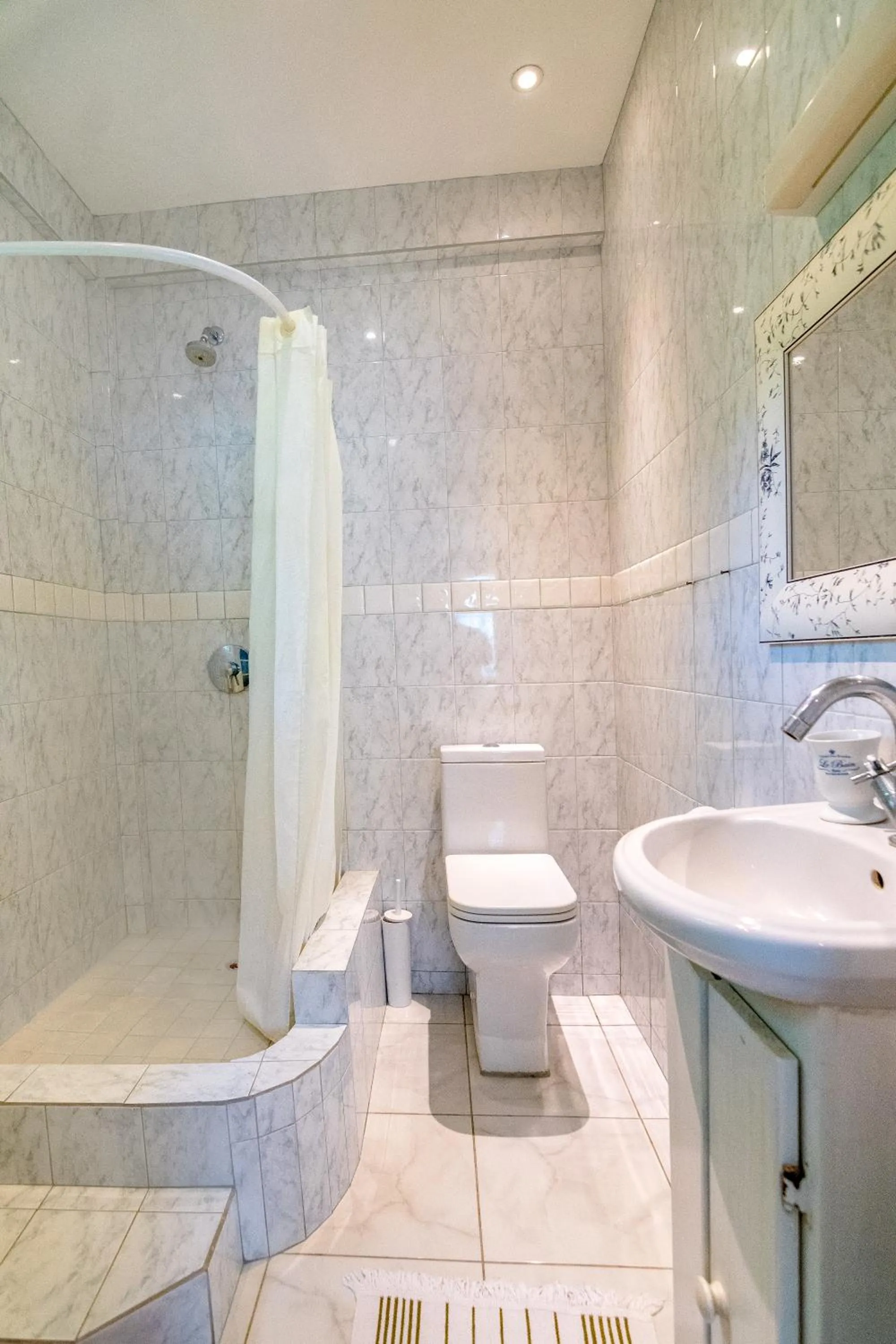 Bathroom in Woburn Villas