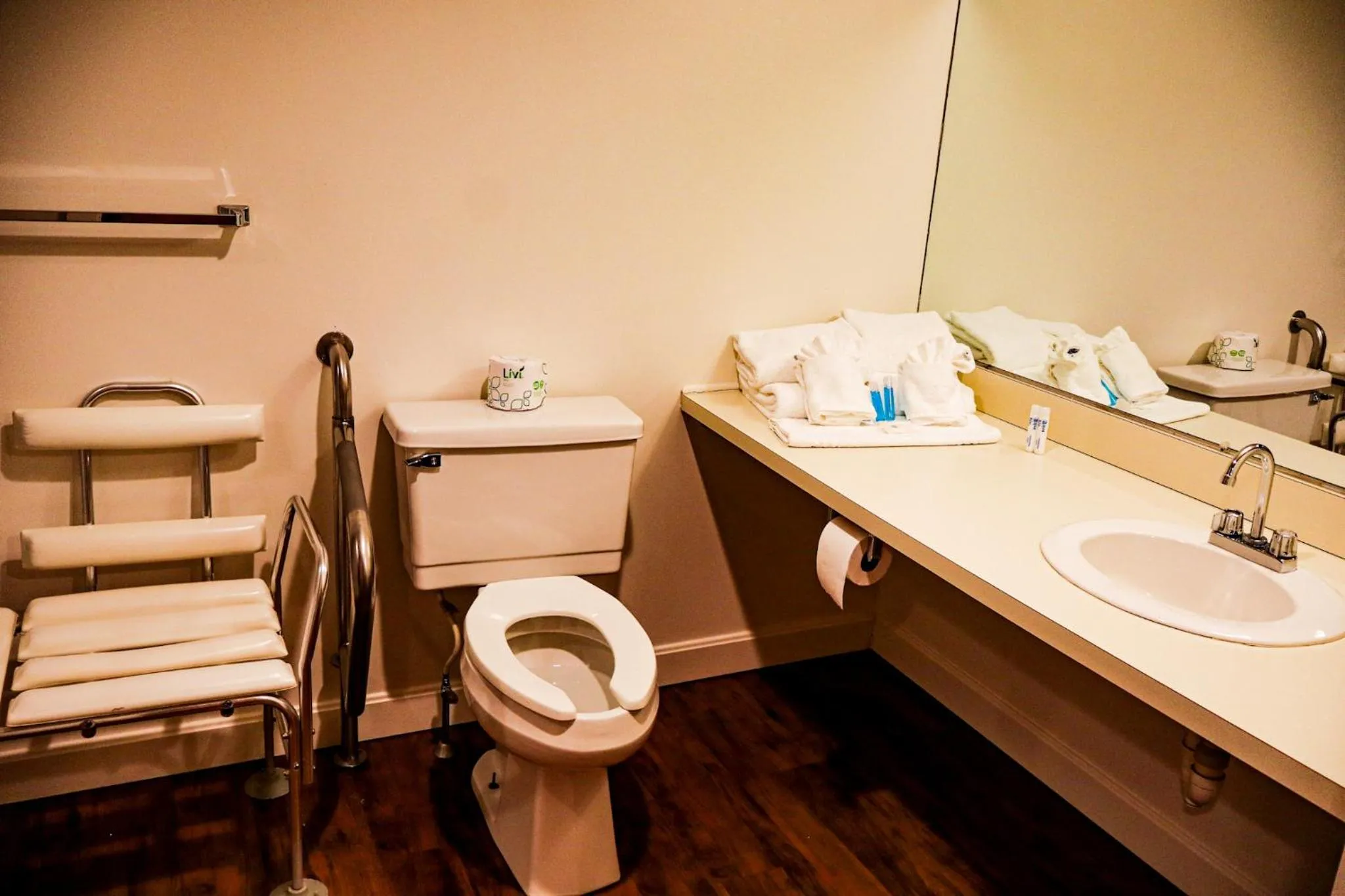 Bathroom in Snowy Owl Inn