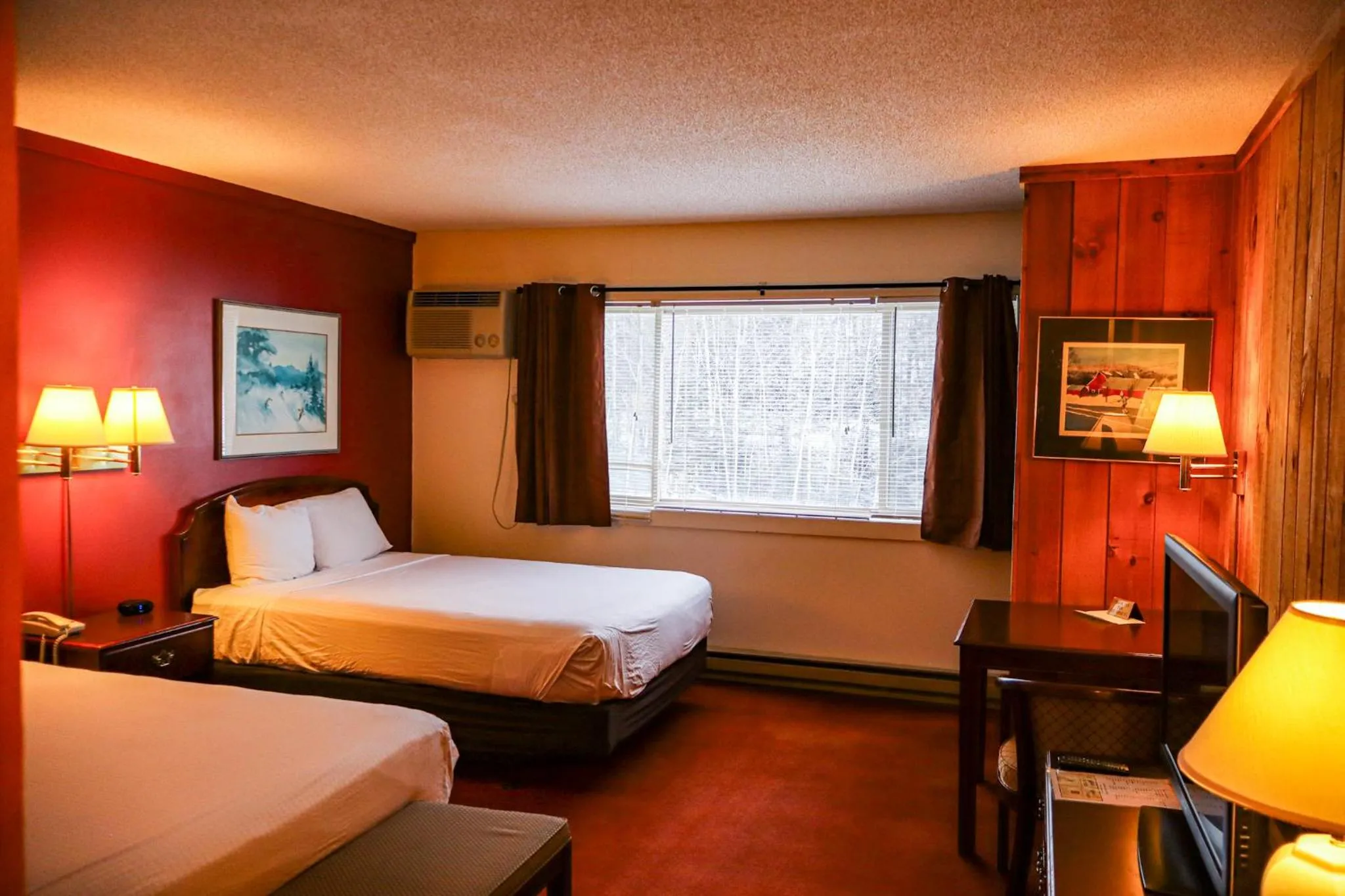 Photo of the whole room, Bed in Snowy Owl Inn
