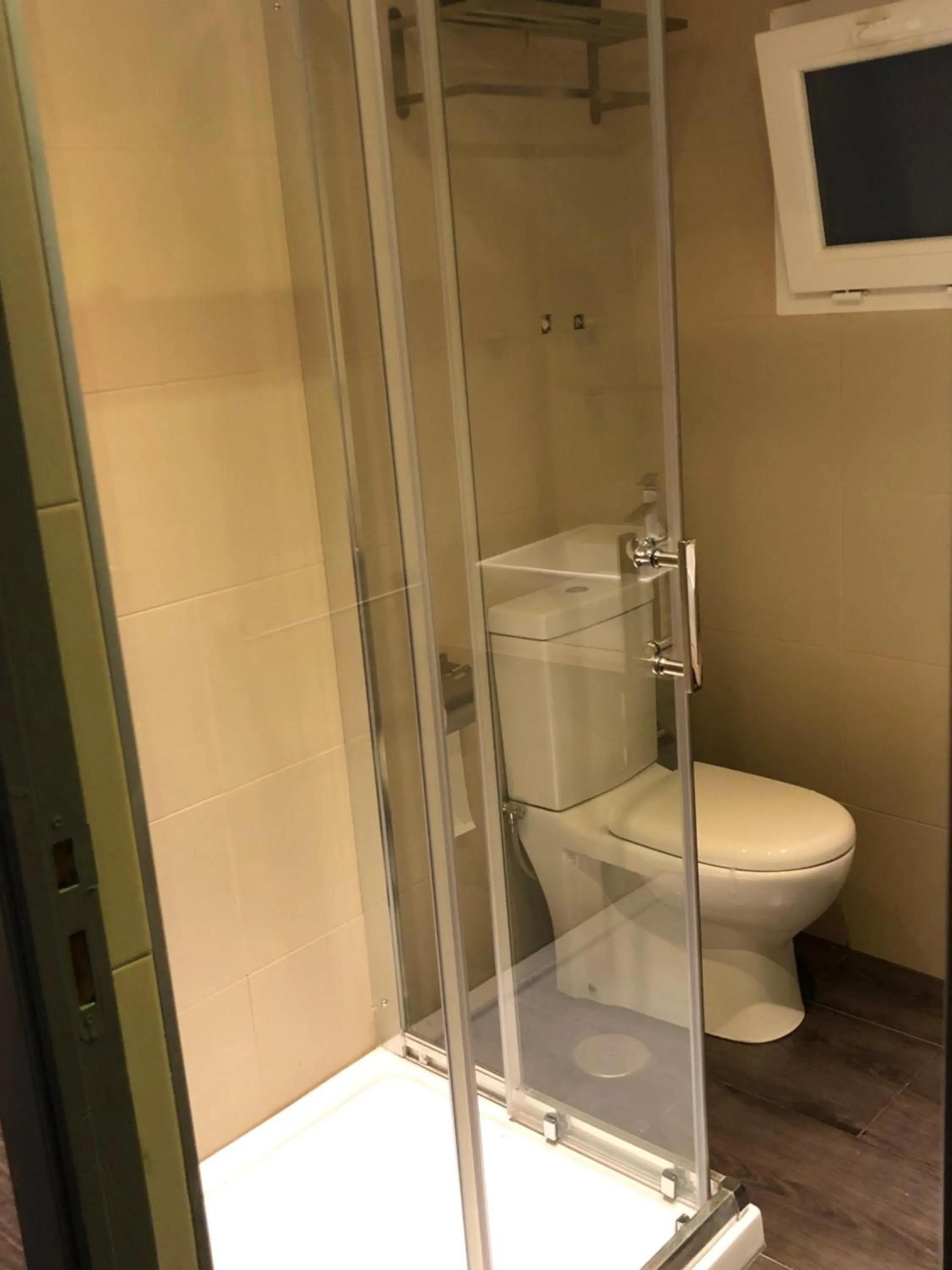Shower in Concept Suites