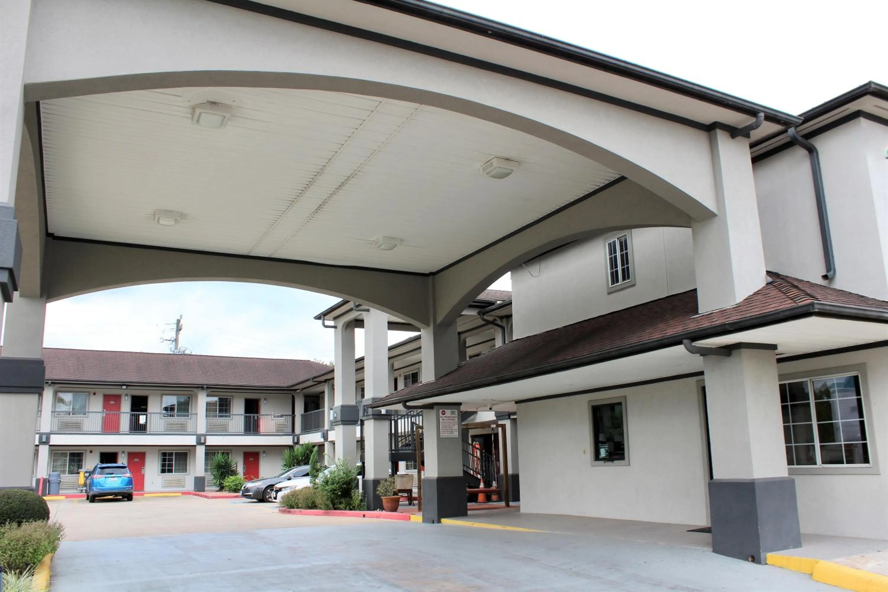 Property building in Home Place Inn and Suites-Hobby