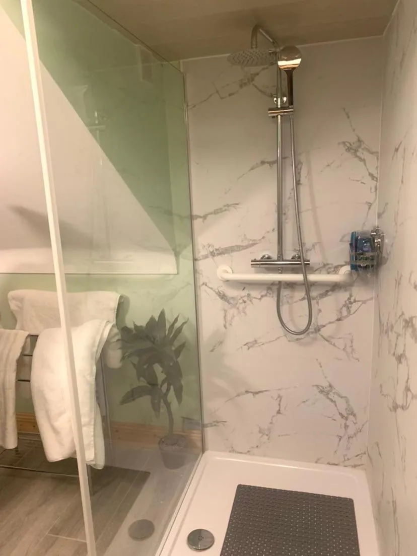 Shower in Kate's Rest