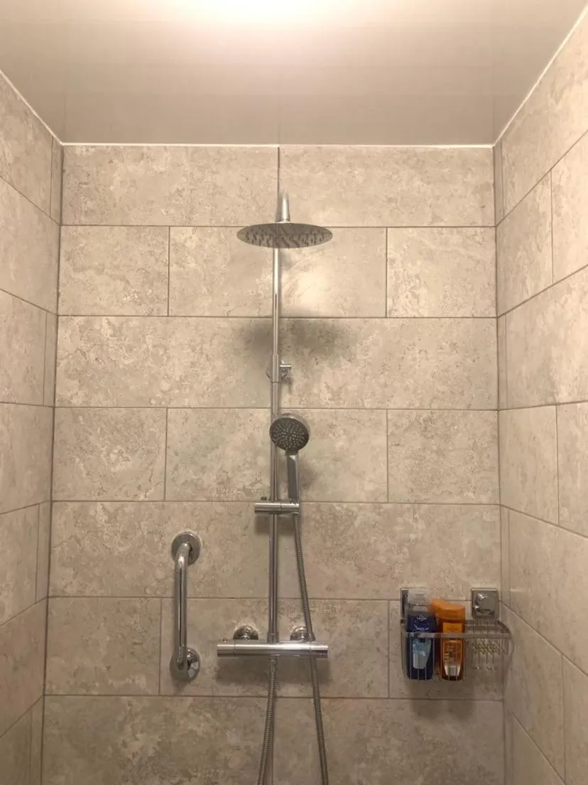 Shower in Kate's Rest