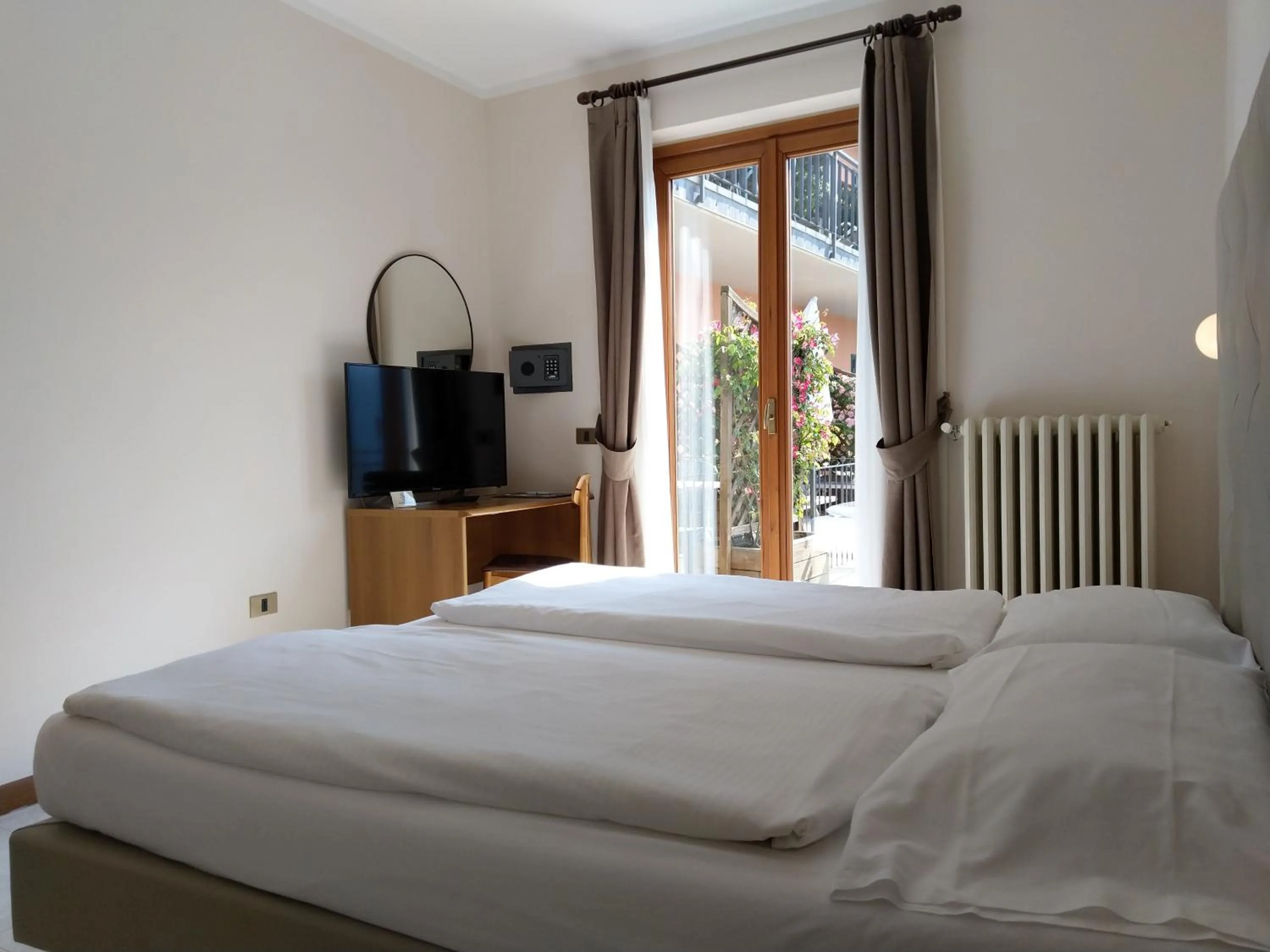 Bedroom, Bed in Hotel Gallo