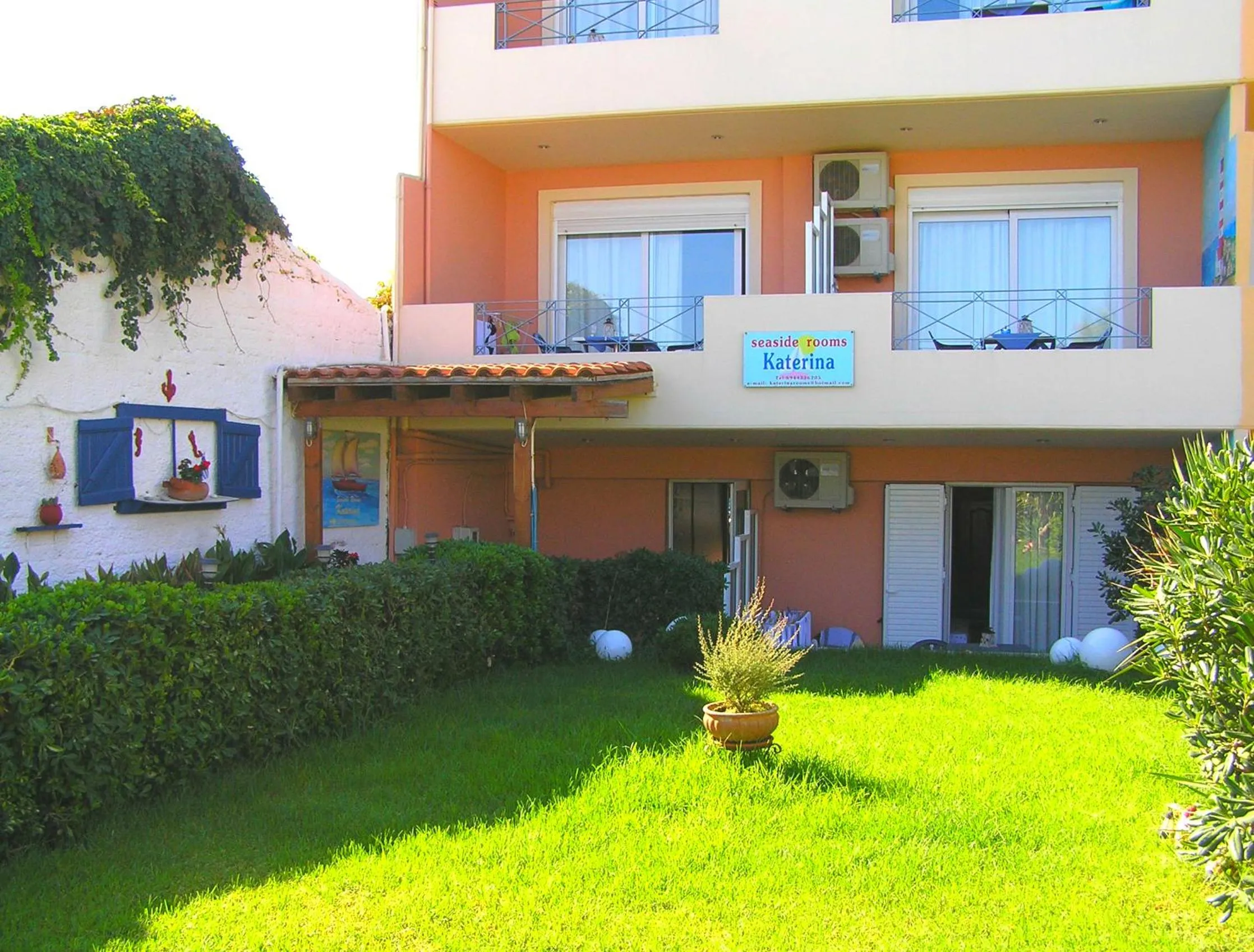 Garden in Katerina Seaside Studios