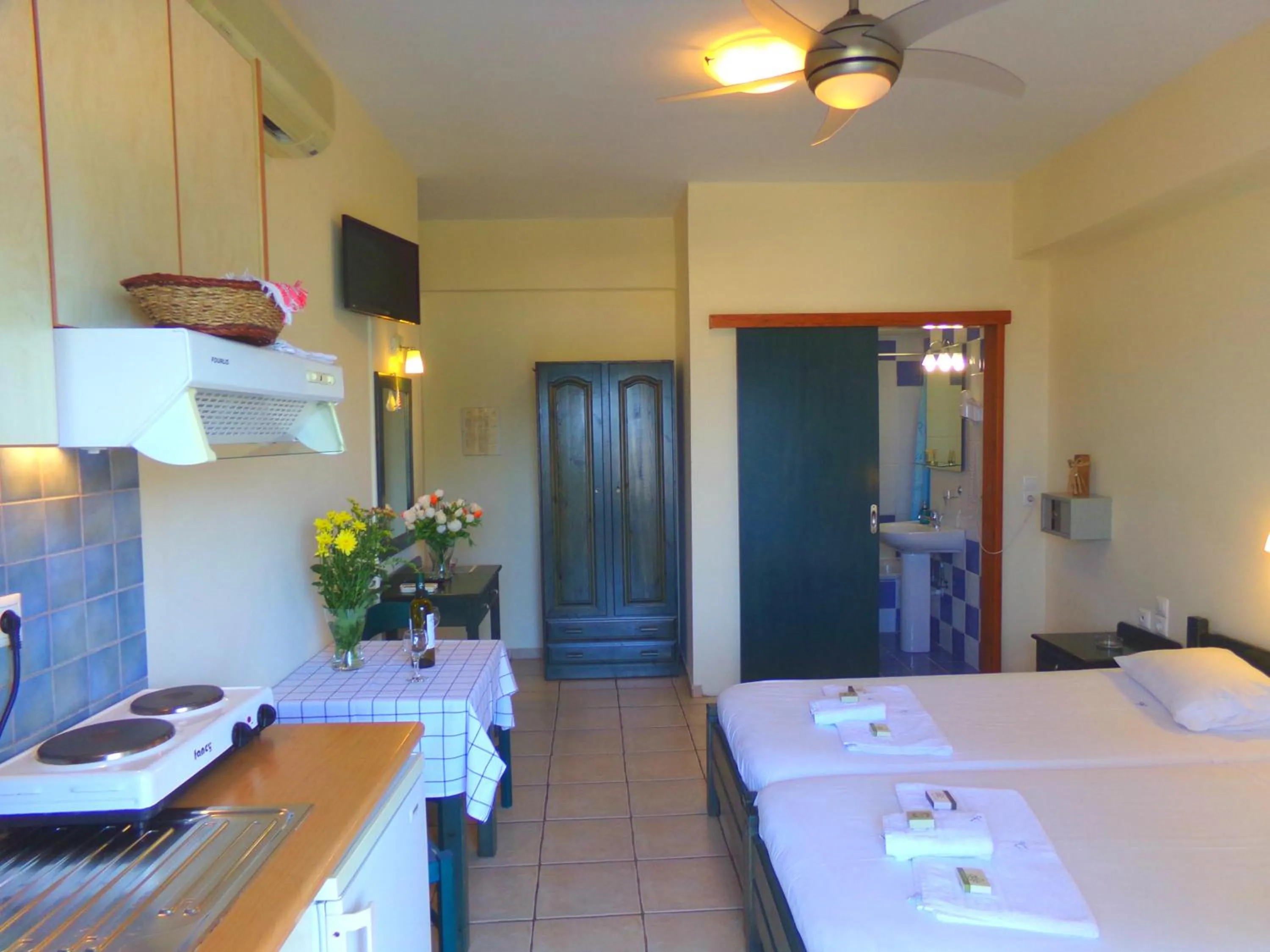 Bathroom, Bed in Katerina Seaside Studios