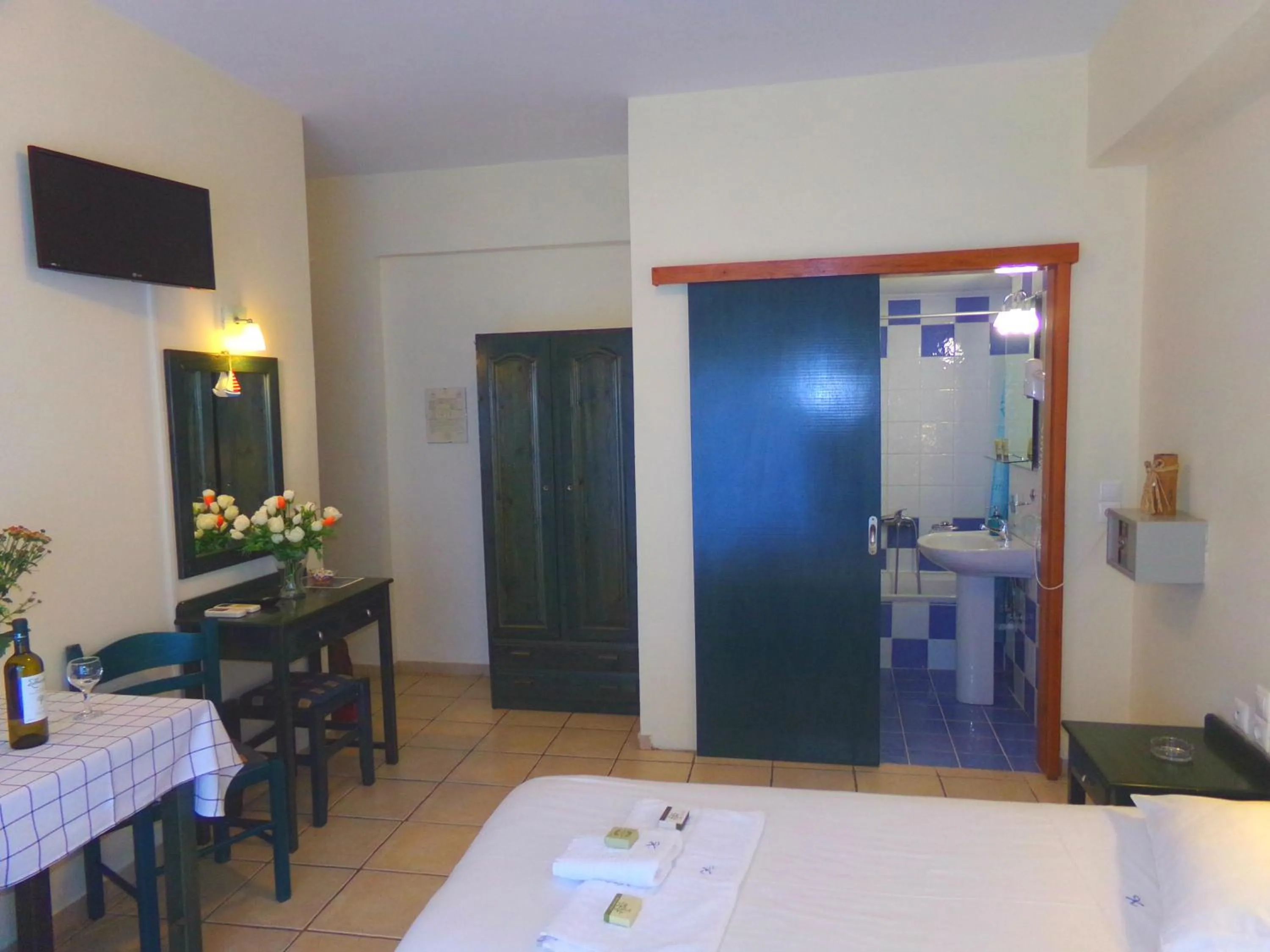 Bathroom, Bed in Katerina Seaside Studios