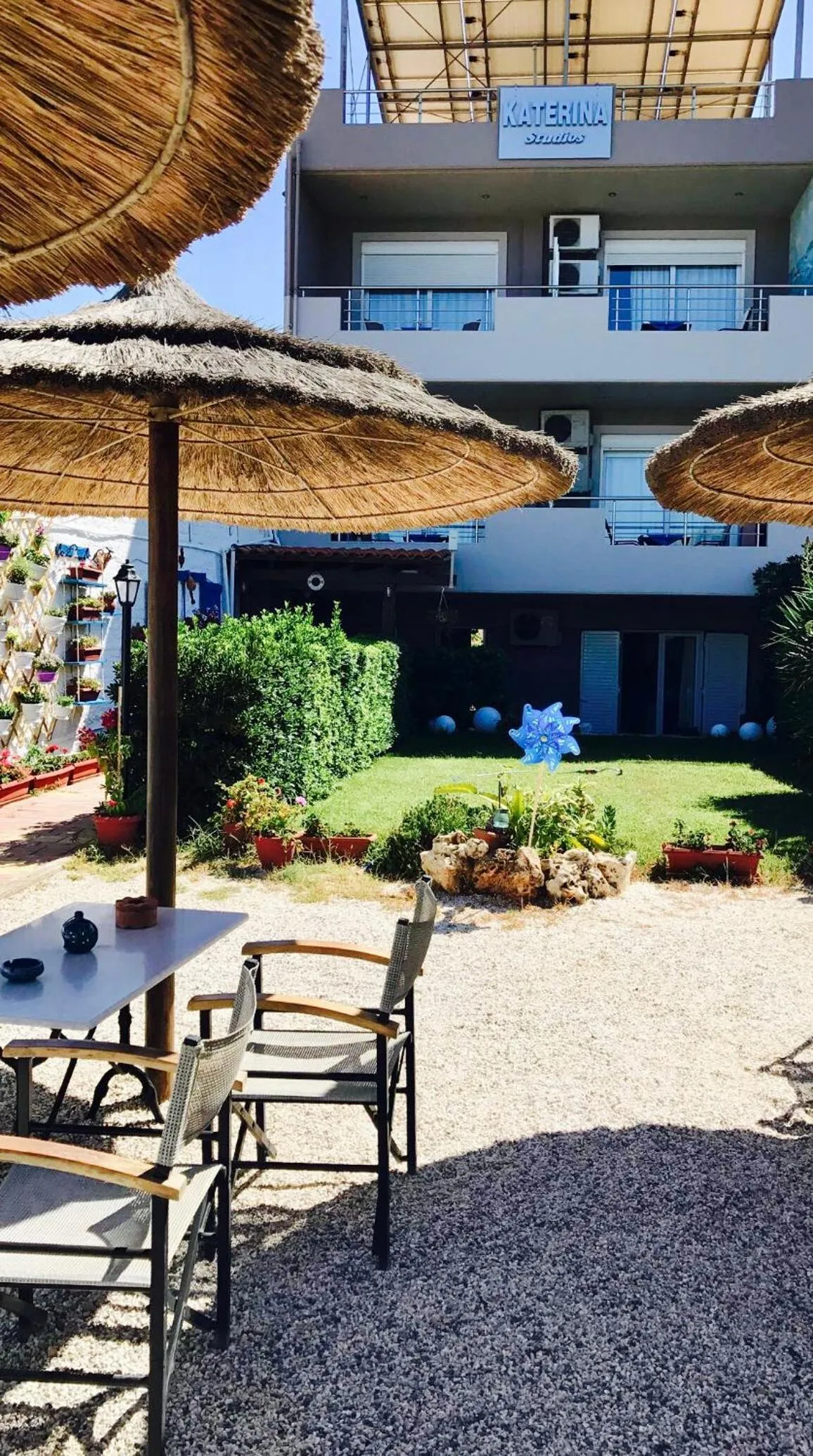 Restaurant/places to eat in Katerina Seaside Studios