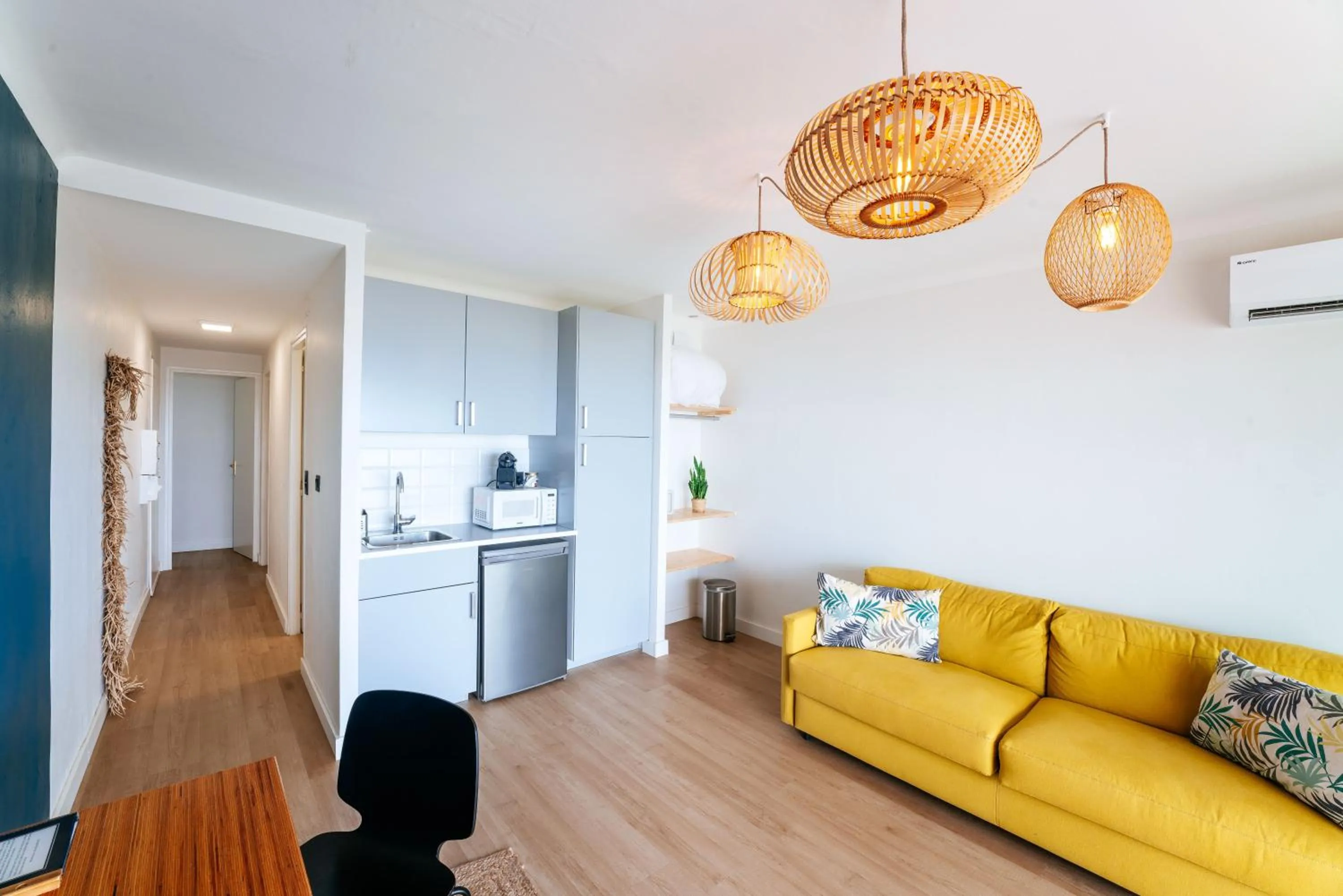 Kitchen or kitchenette in Hôtel Café Miramar