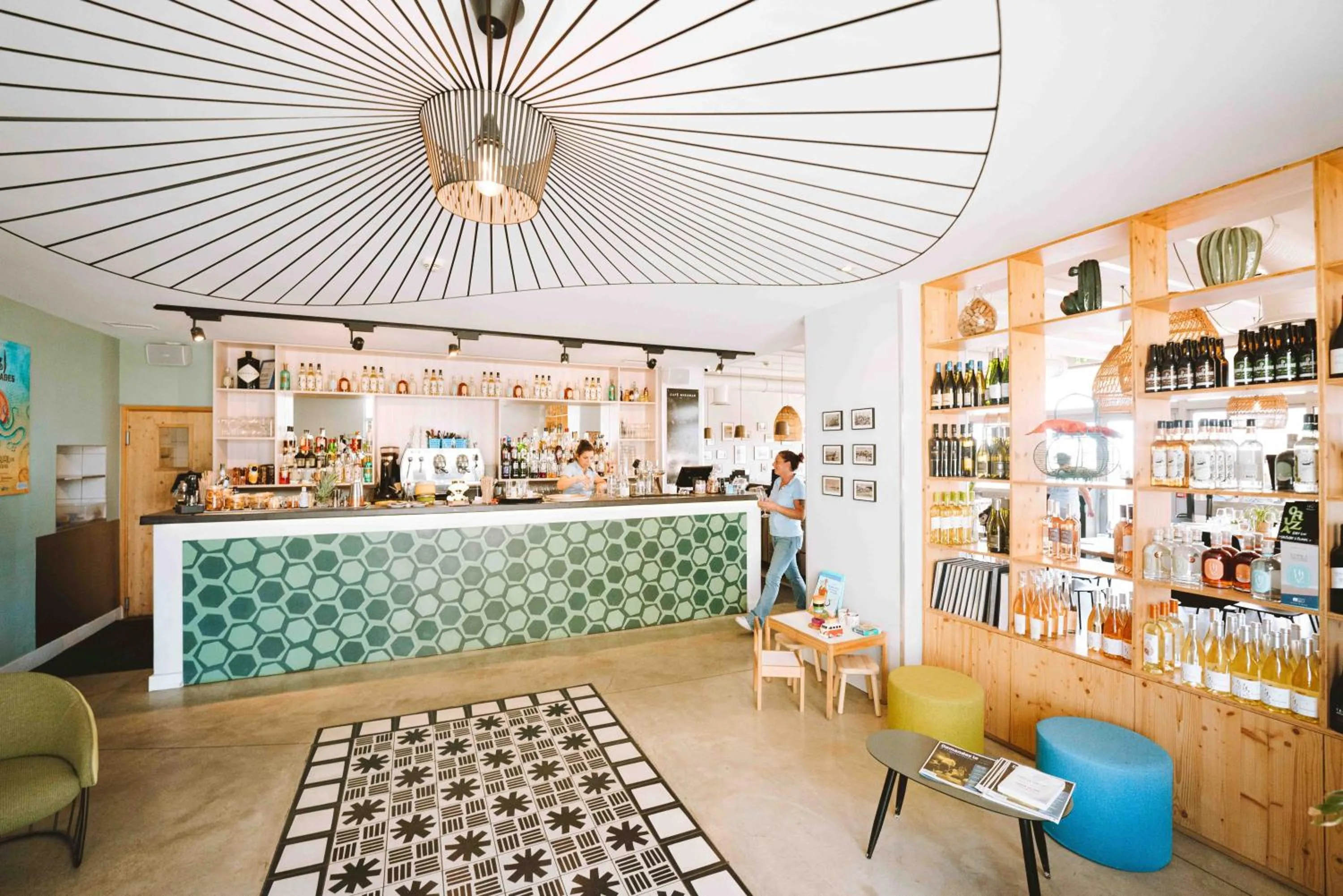 Facade/entrance in Hôtel Café Miramar