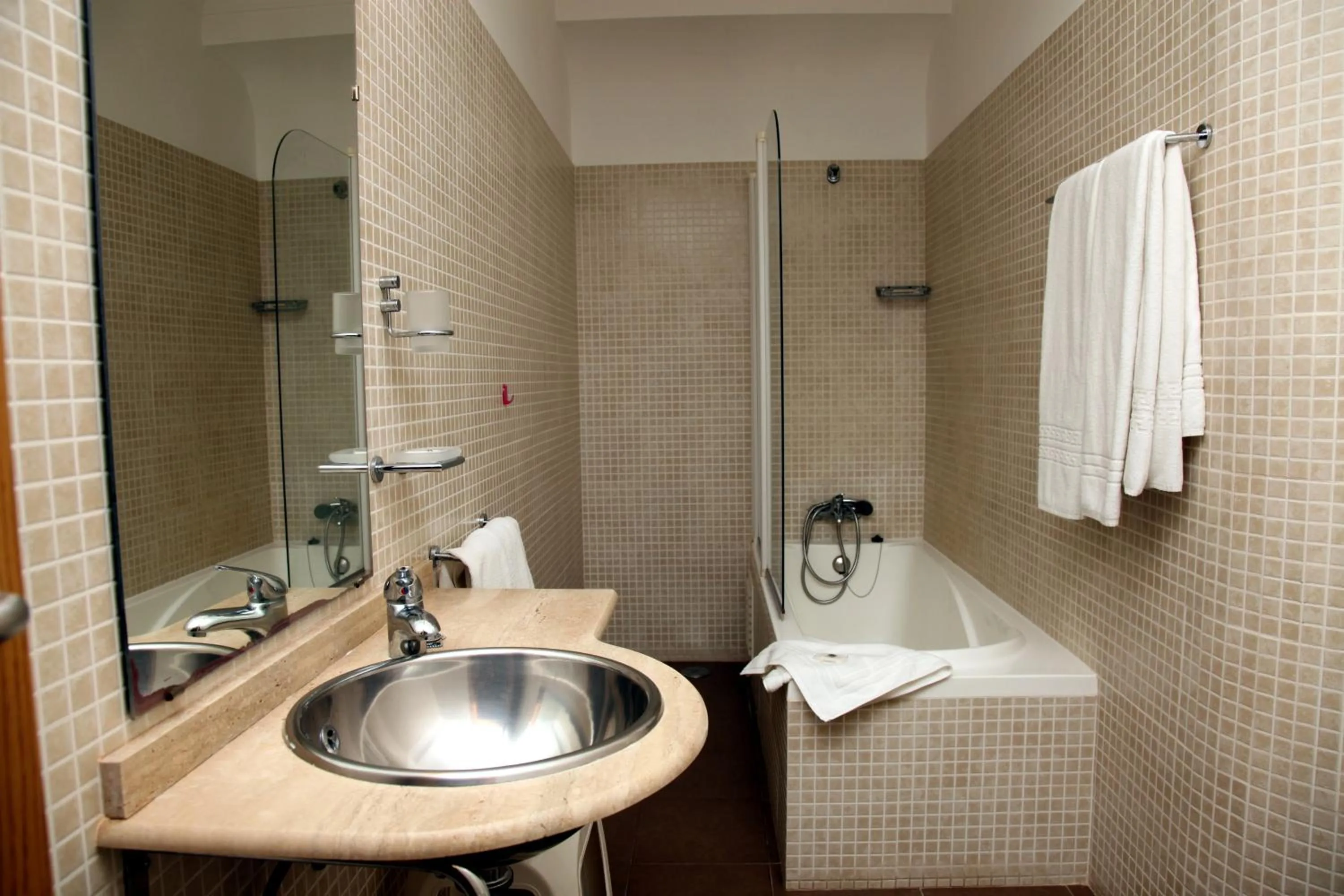 Bathroom in Apartamentos Guadiana