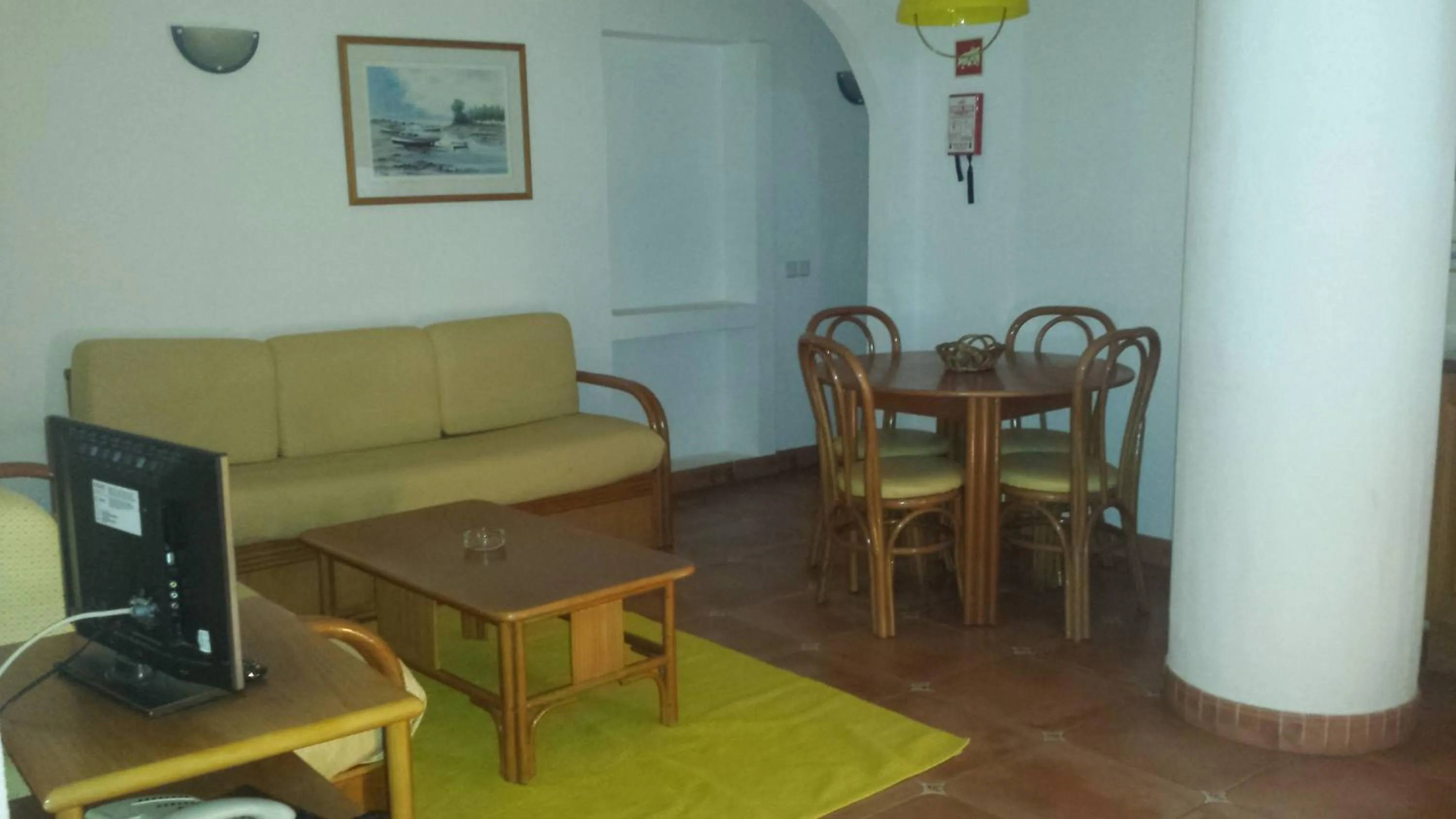 Dining area in Apartamentos Guadiana