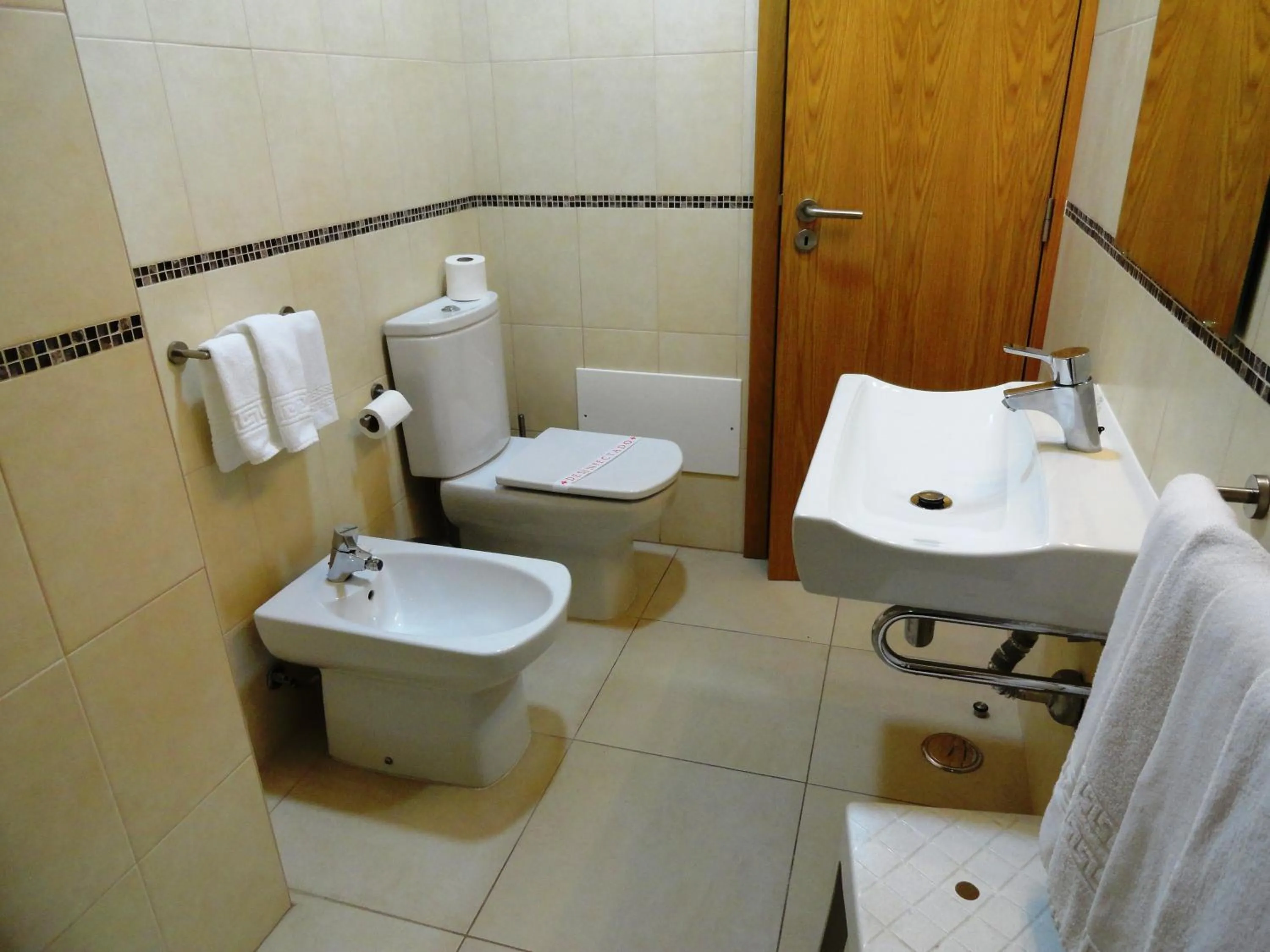 Bathroom in Apartamentos Guadiana