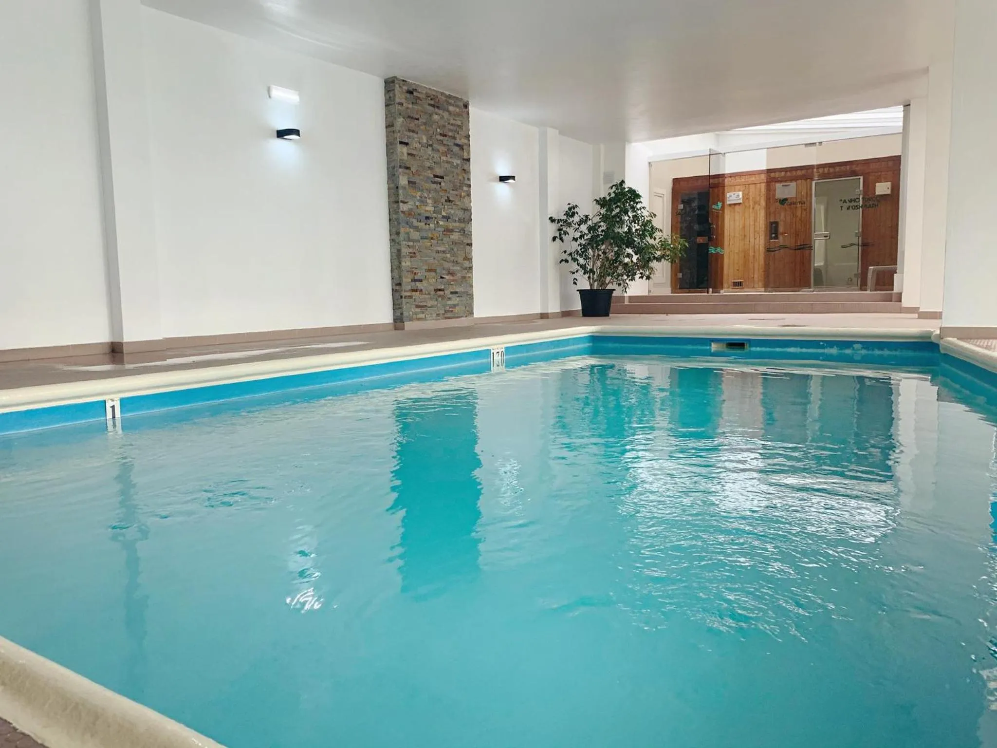 Swimming pool in Aparthotel Calema Avenida Jardim