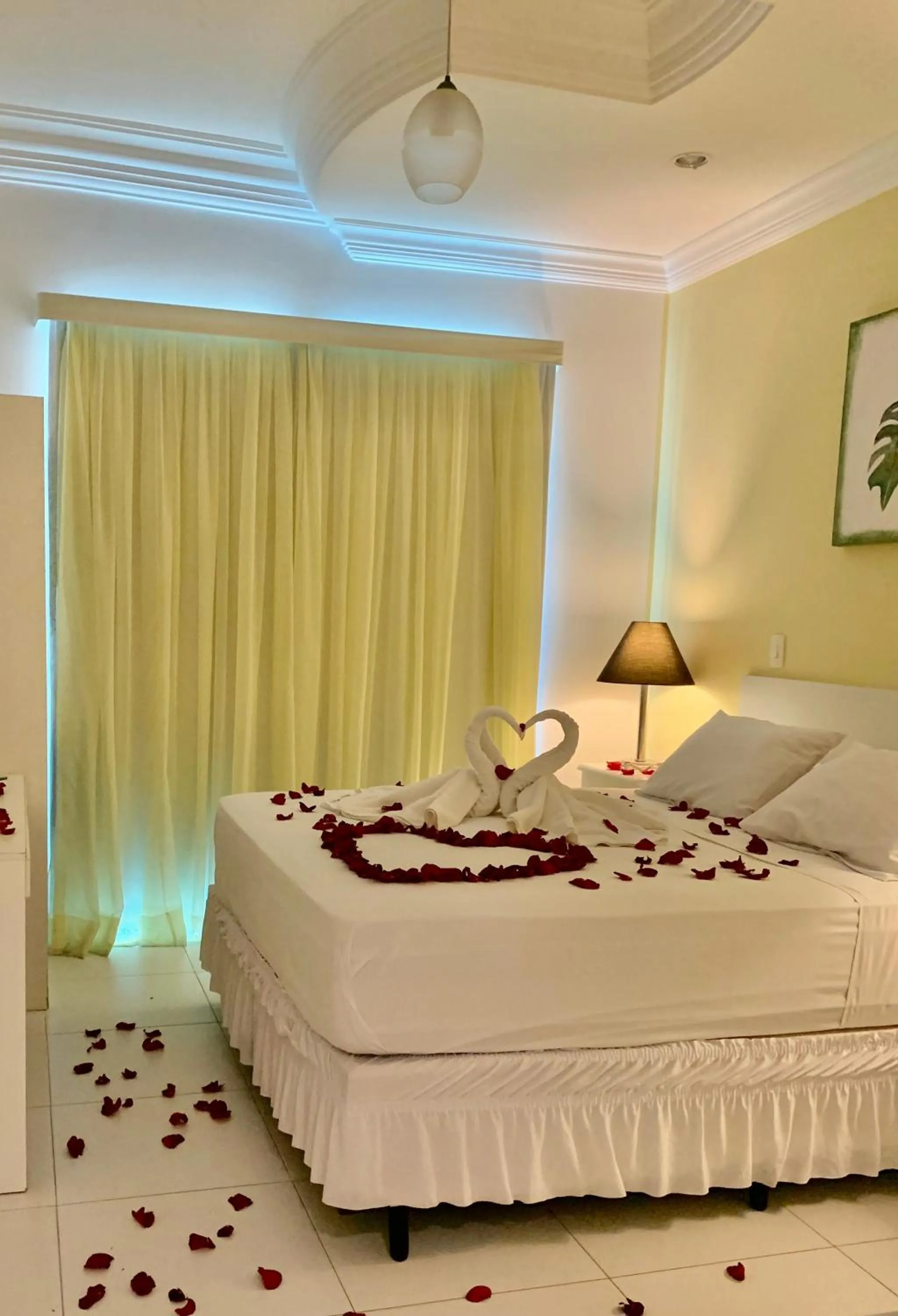 room service, Bed in Hotel The Green Ecologic