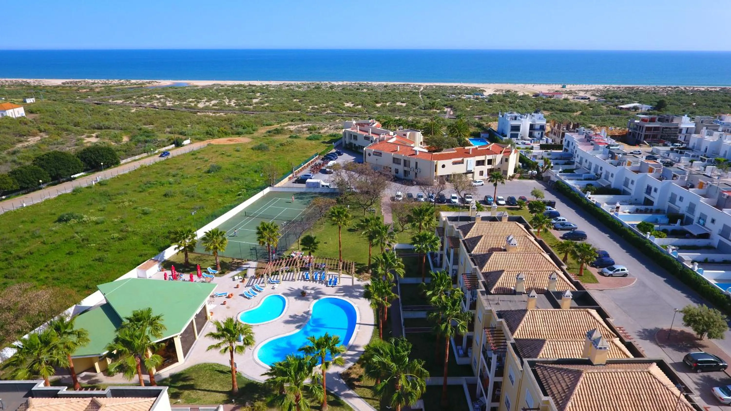 Bird's eye view in Praia da Lota Beachfront Resort - Hotel & Apartments