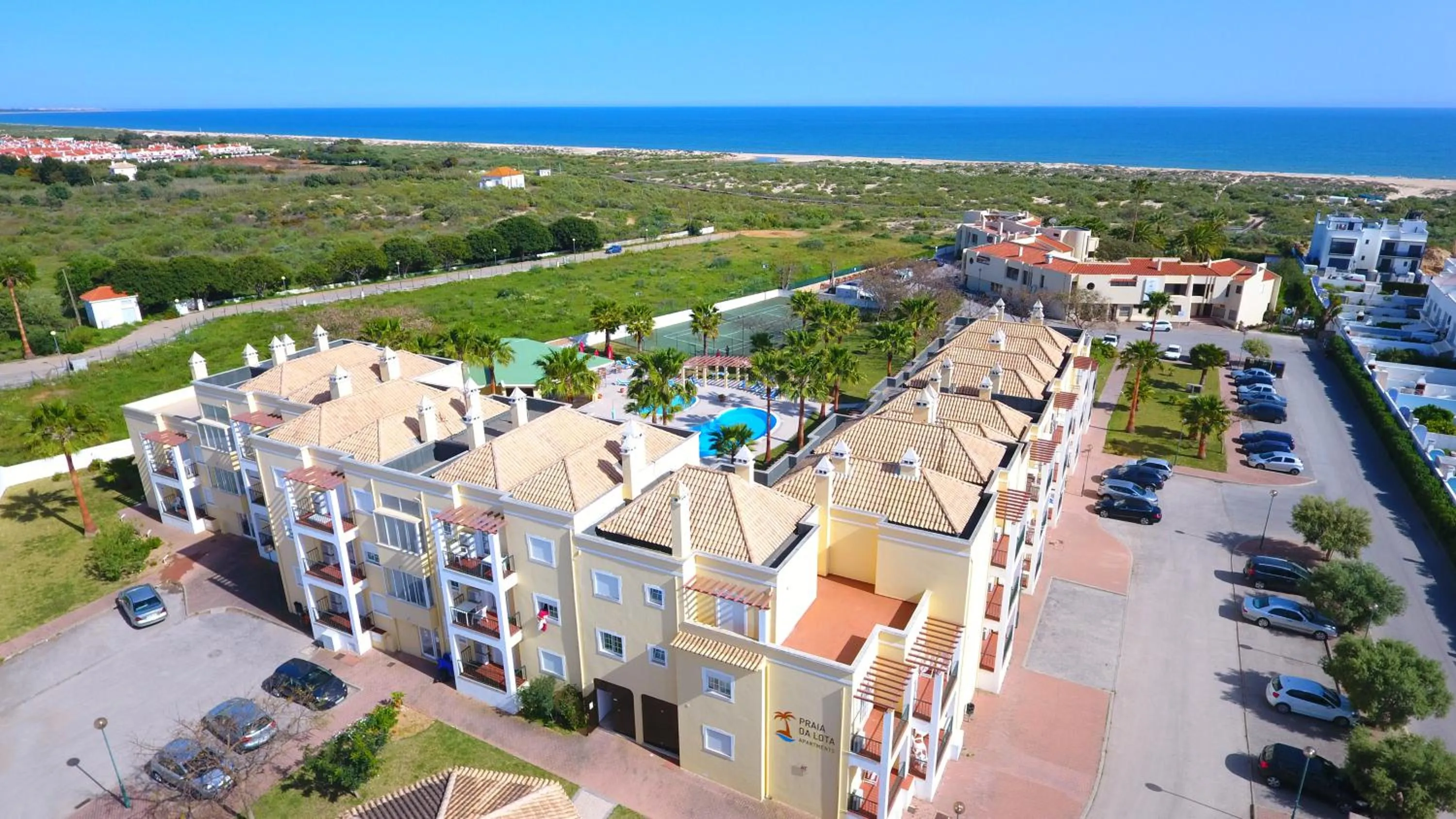 Bird's eye view in Praia da Lota Beachfront Resort - Hotel & Apartments