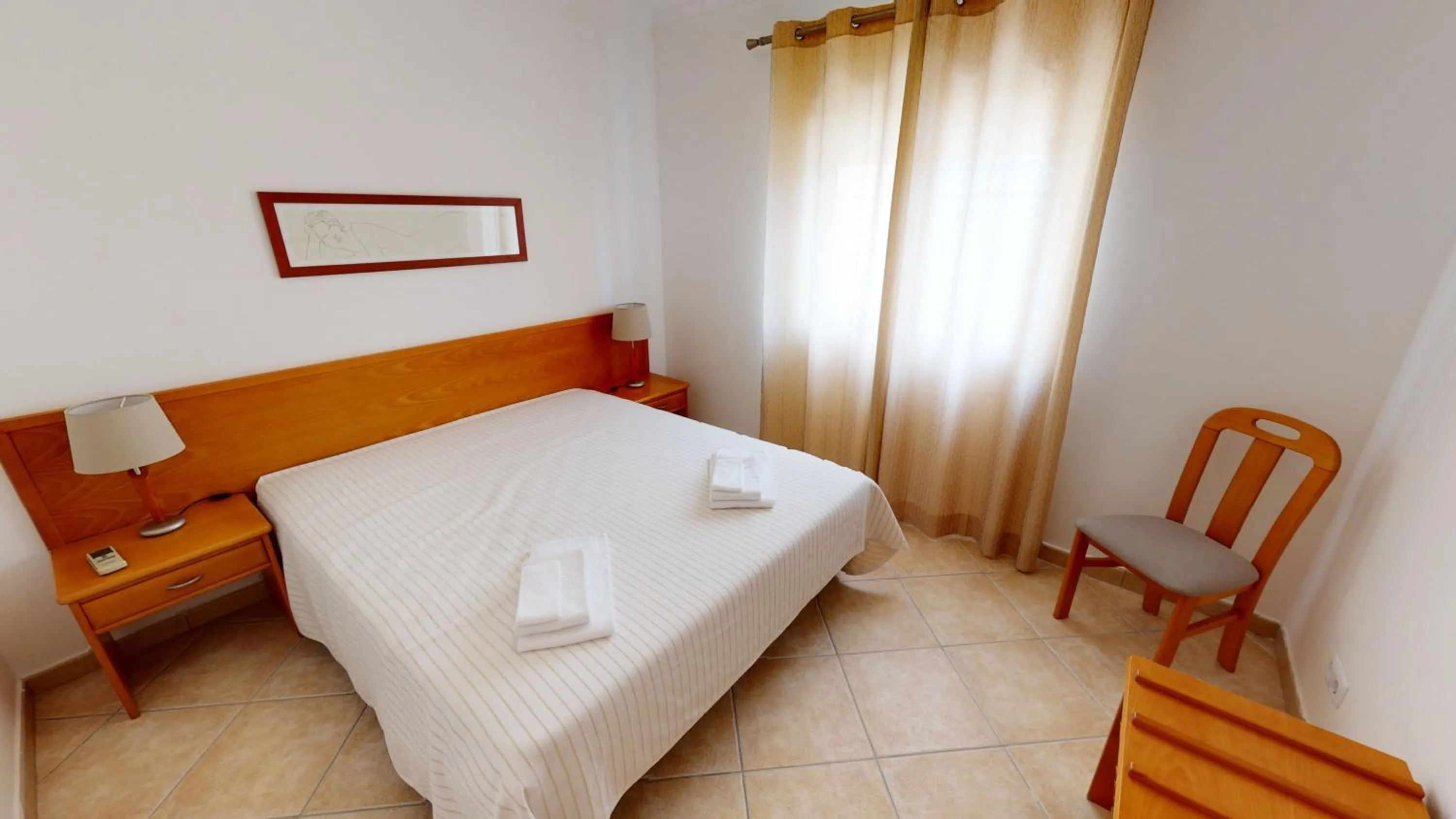 Bedroom, Bed in Praia da Lota Beachfront Resort - Hotel & Apartments