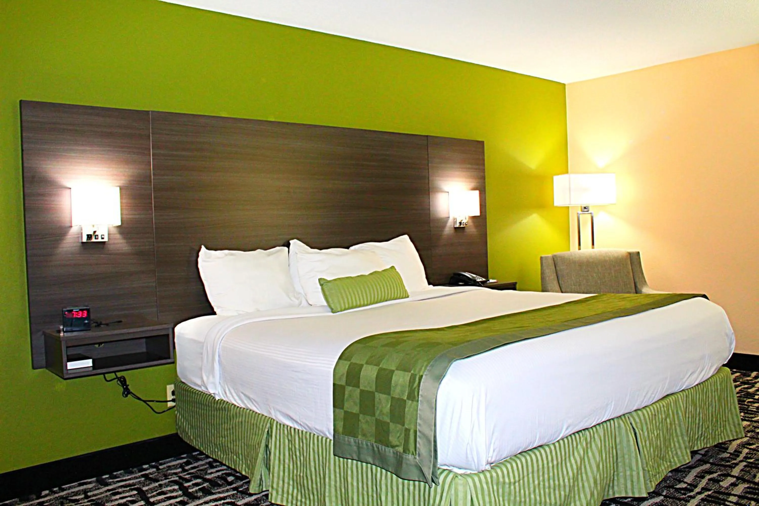 Bedroom, Bed in Baymont by Wyndham Springfield