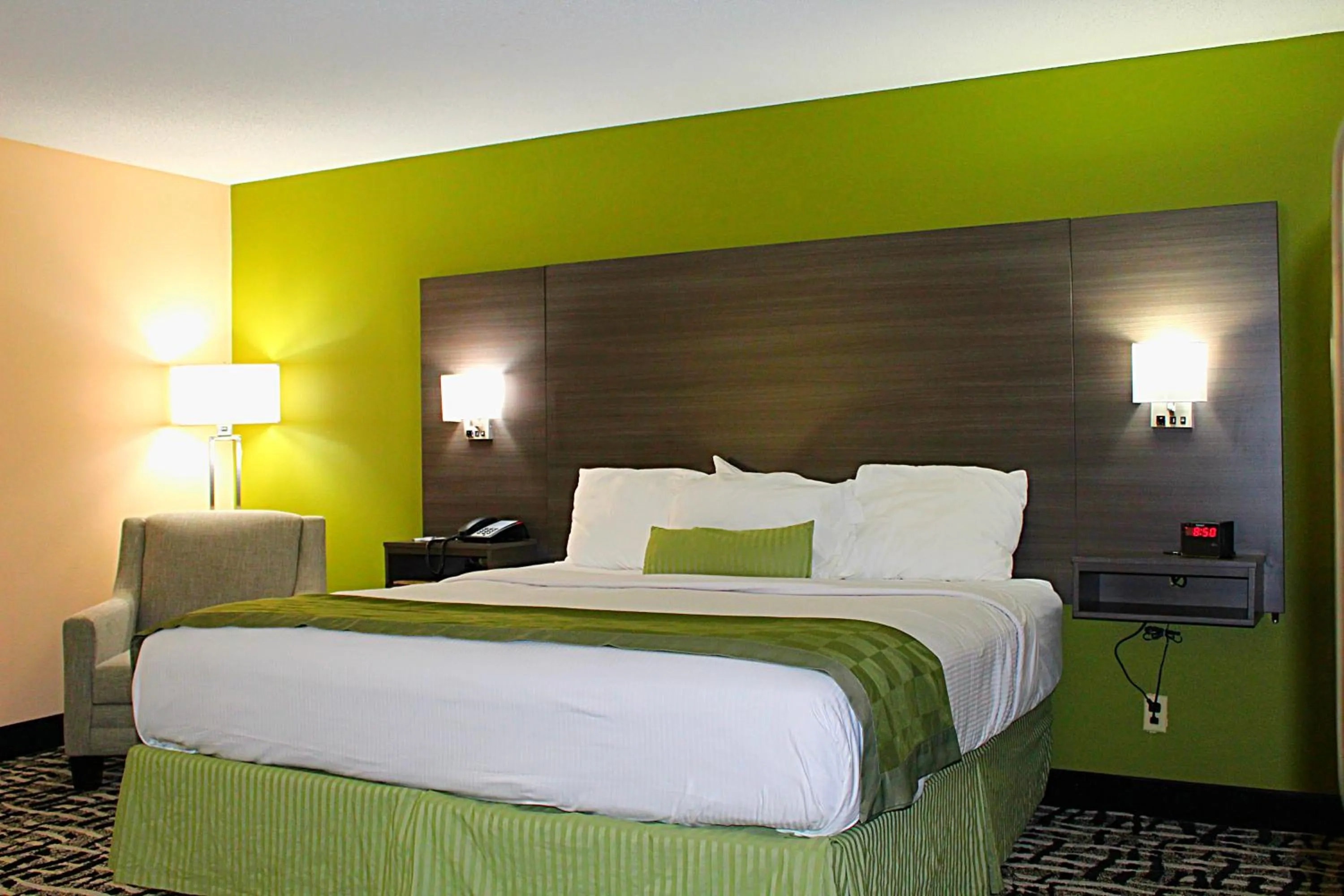 Bedroom, Bed in Baymont by Wyndham Springfield