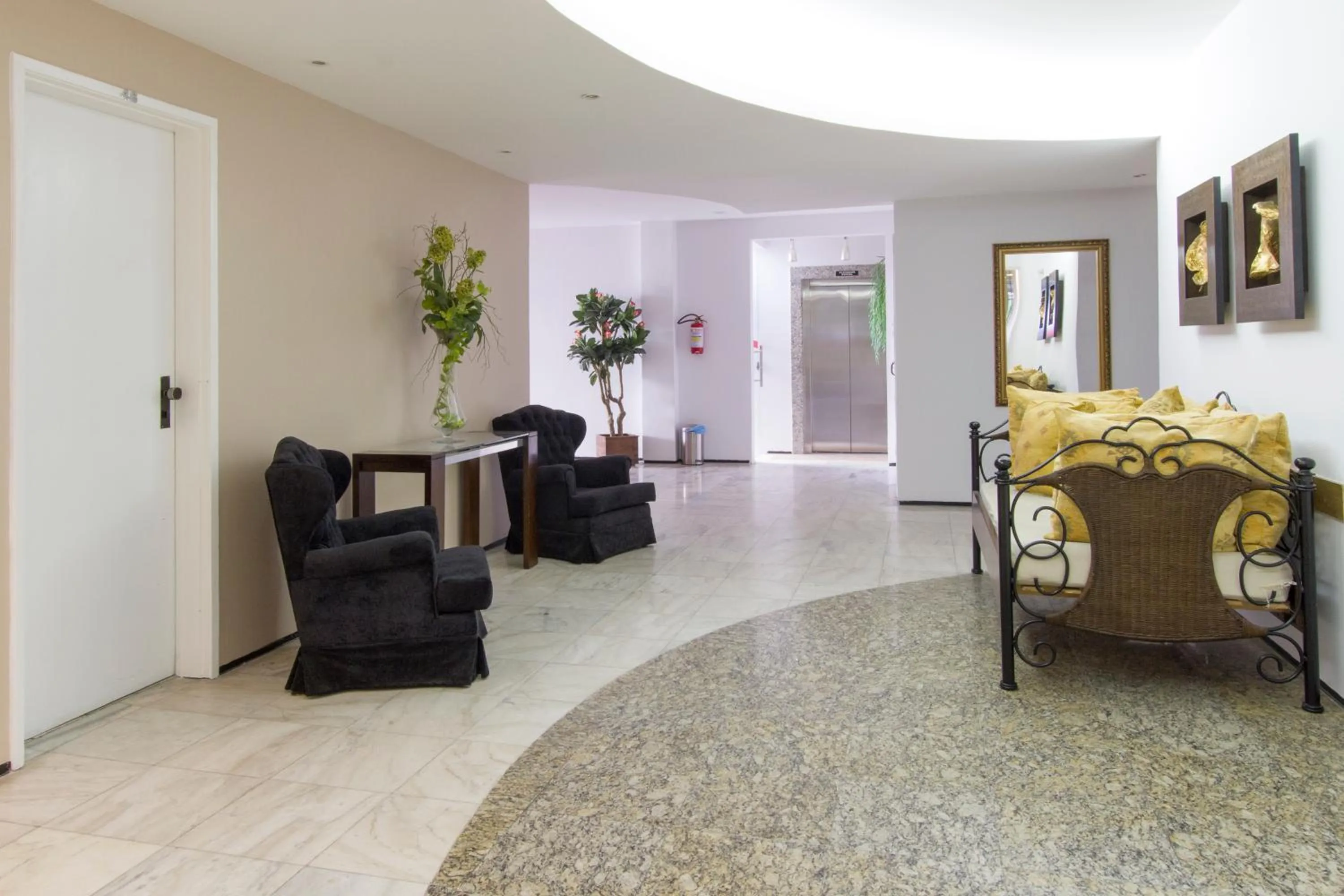 Lobby or reception in San Phillip Flat Hotel