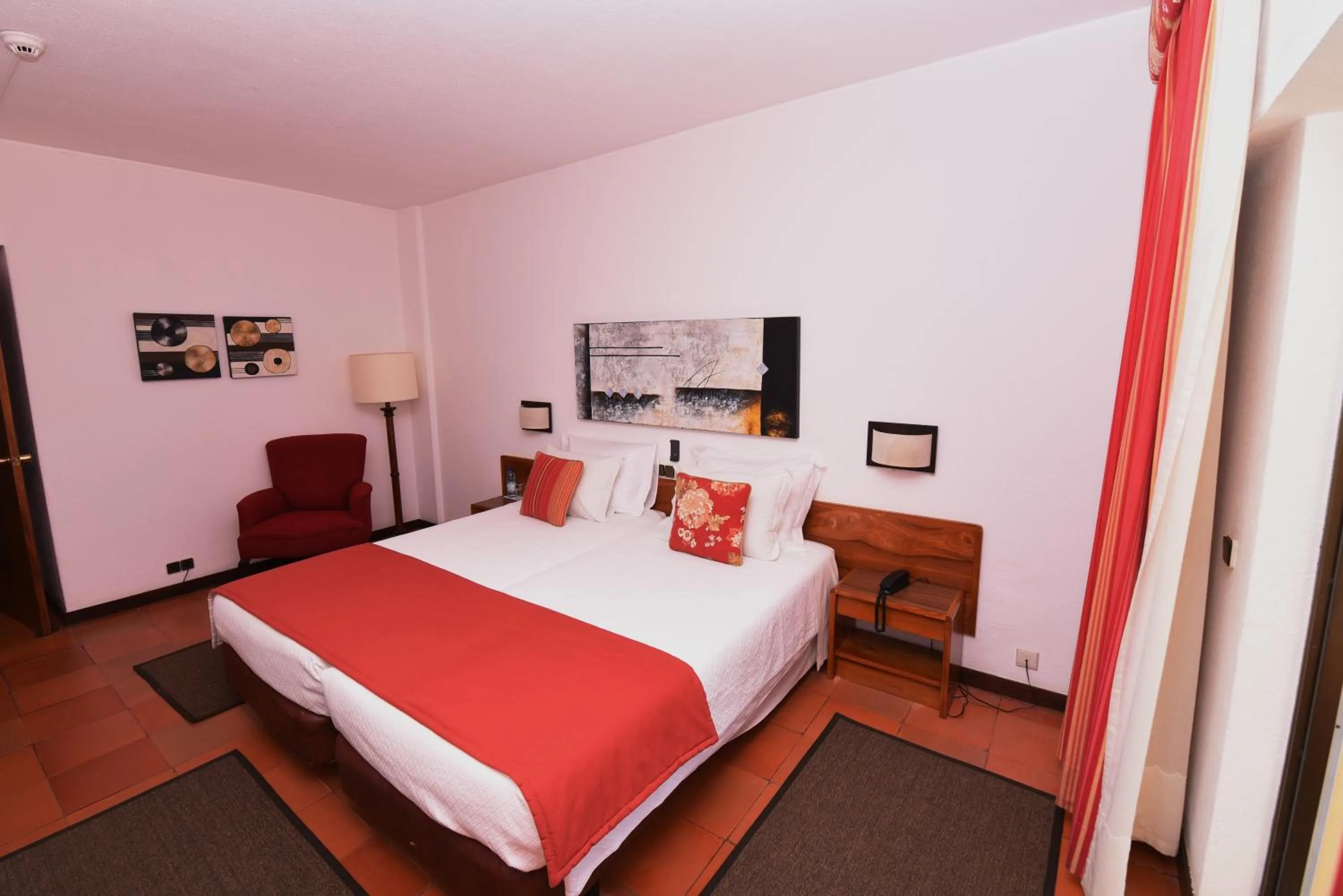 Double Room with Garden View in Praia da Lota Resort – Beachfront Hotel