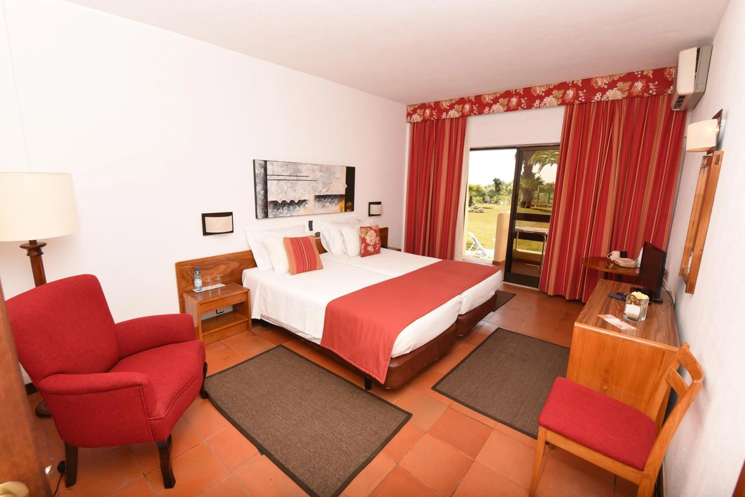 Double Room with Garden View in Praia da Lota Resort – Beachfront Hotel