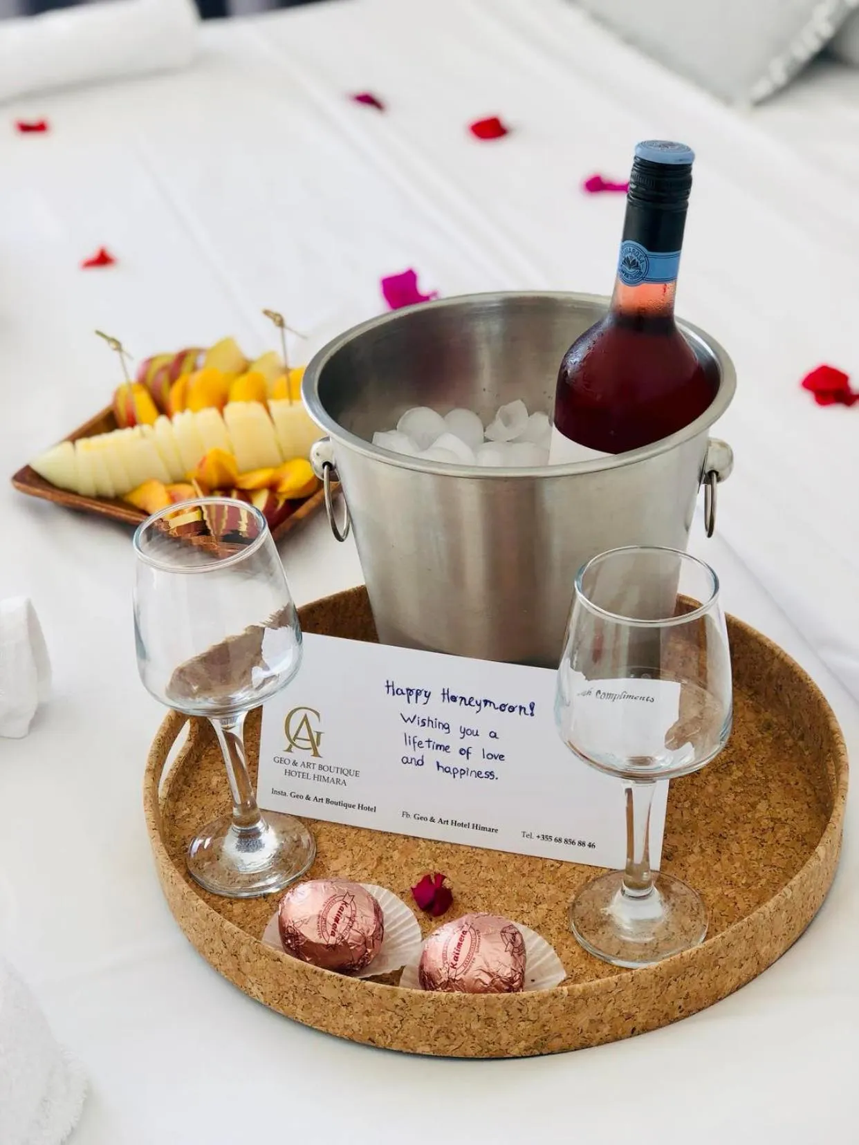 Restaurant/places to eat in Geo & Art Boutique Hotel Himara