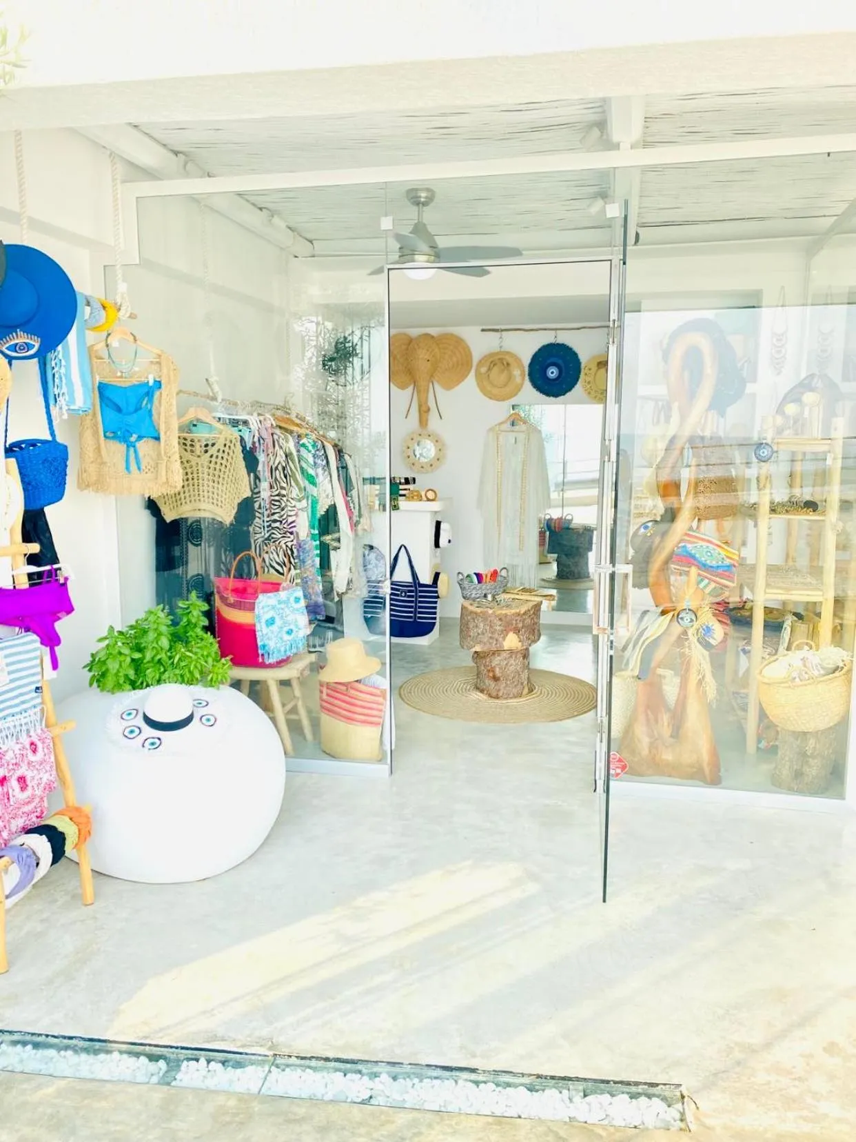Shopping Area in Geo & Art Boutique Hotel Himara
