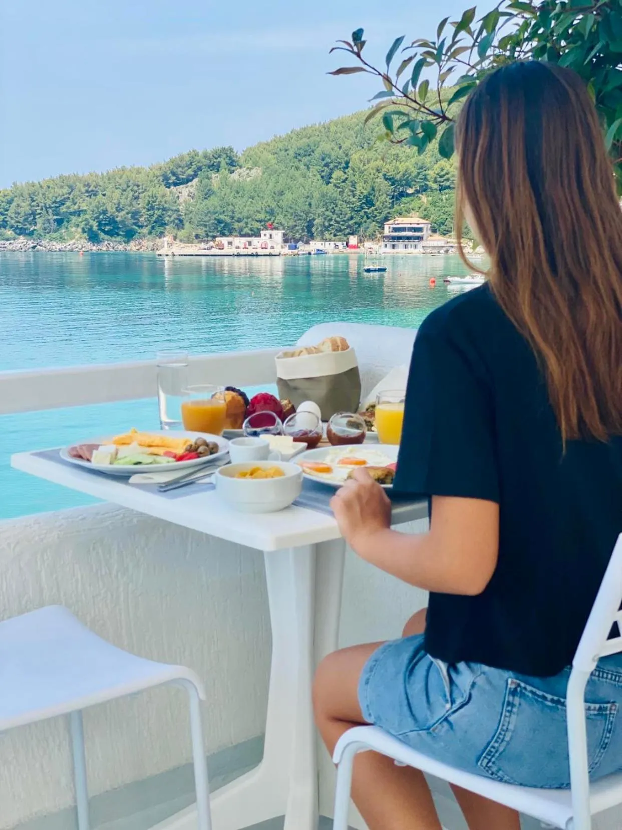 Restaurant/places to eat in Geo & Art Boutique Hotel Himara