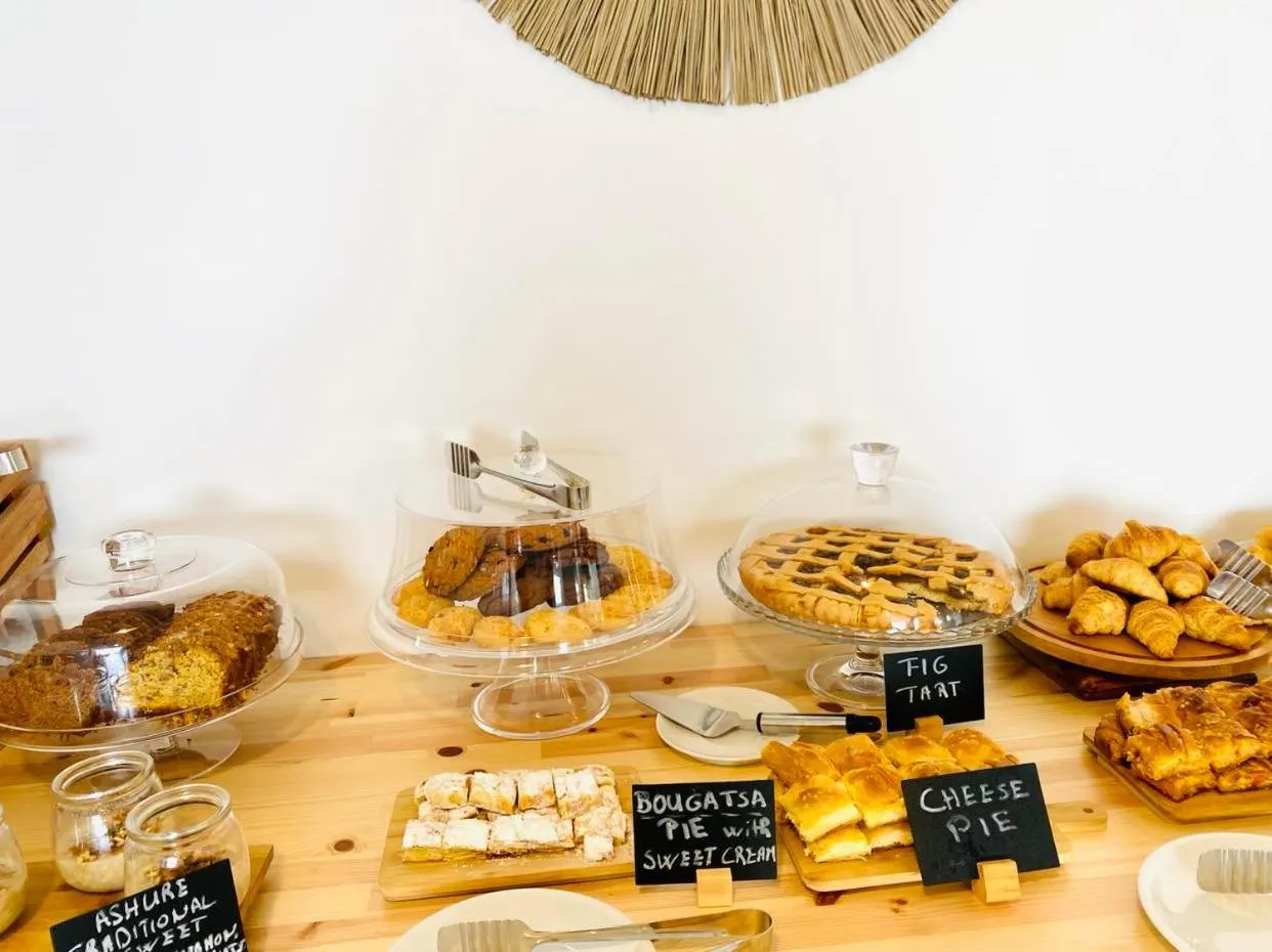 Restaurant/places to eat in Geo & Art Boutique Hotel Himara