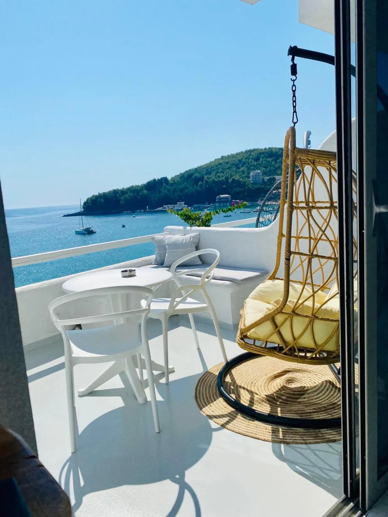 Day in Geo & Art Boutique Hotel Himara