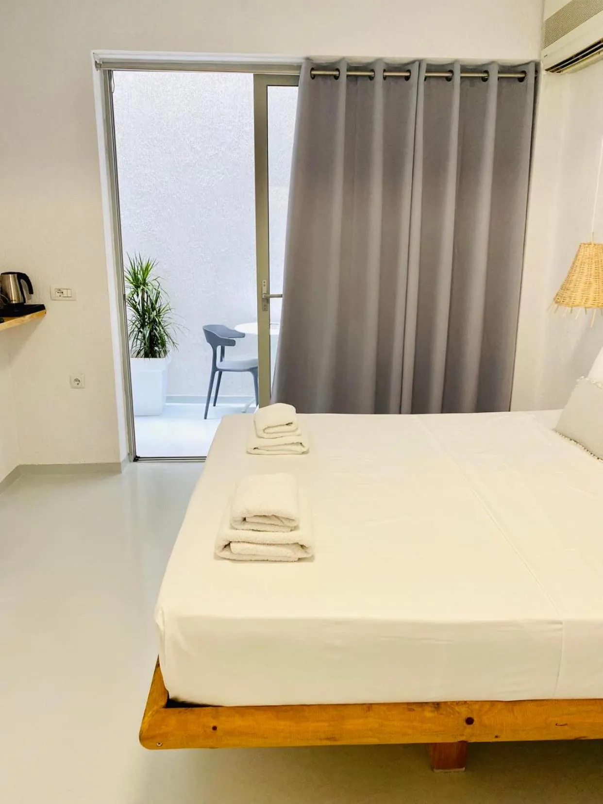 Bed in Geo & Art Boutique Hotel Himara