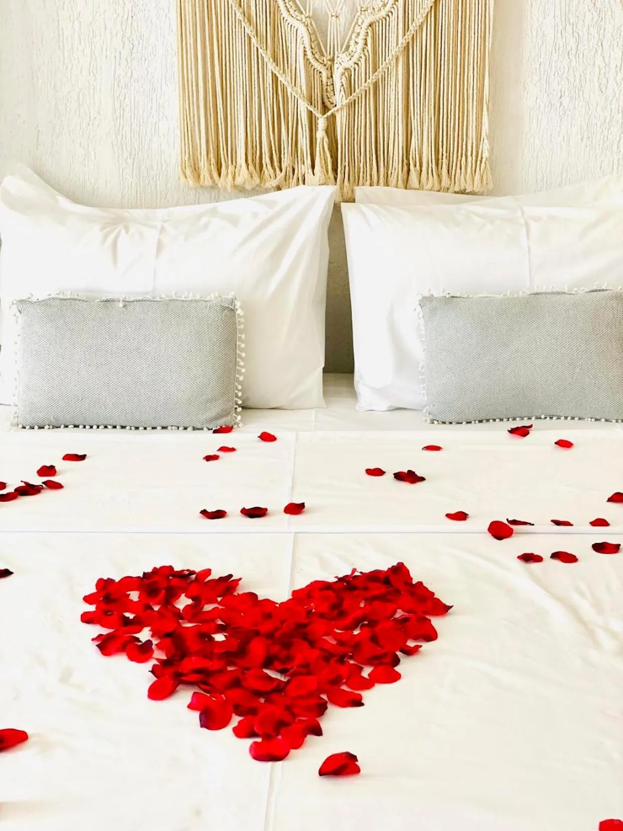 Bed in Geo & Art Boutique Hotel Himara