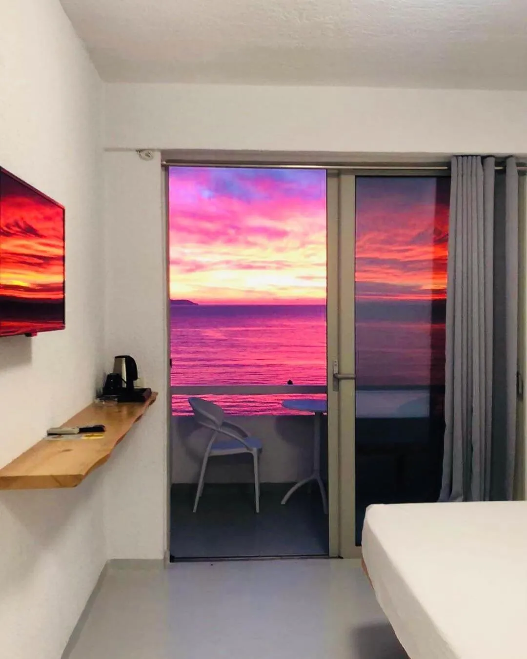 Bed in Geo & Art Boutique Hotel Himara