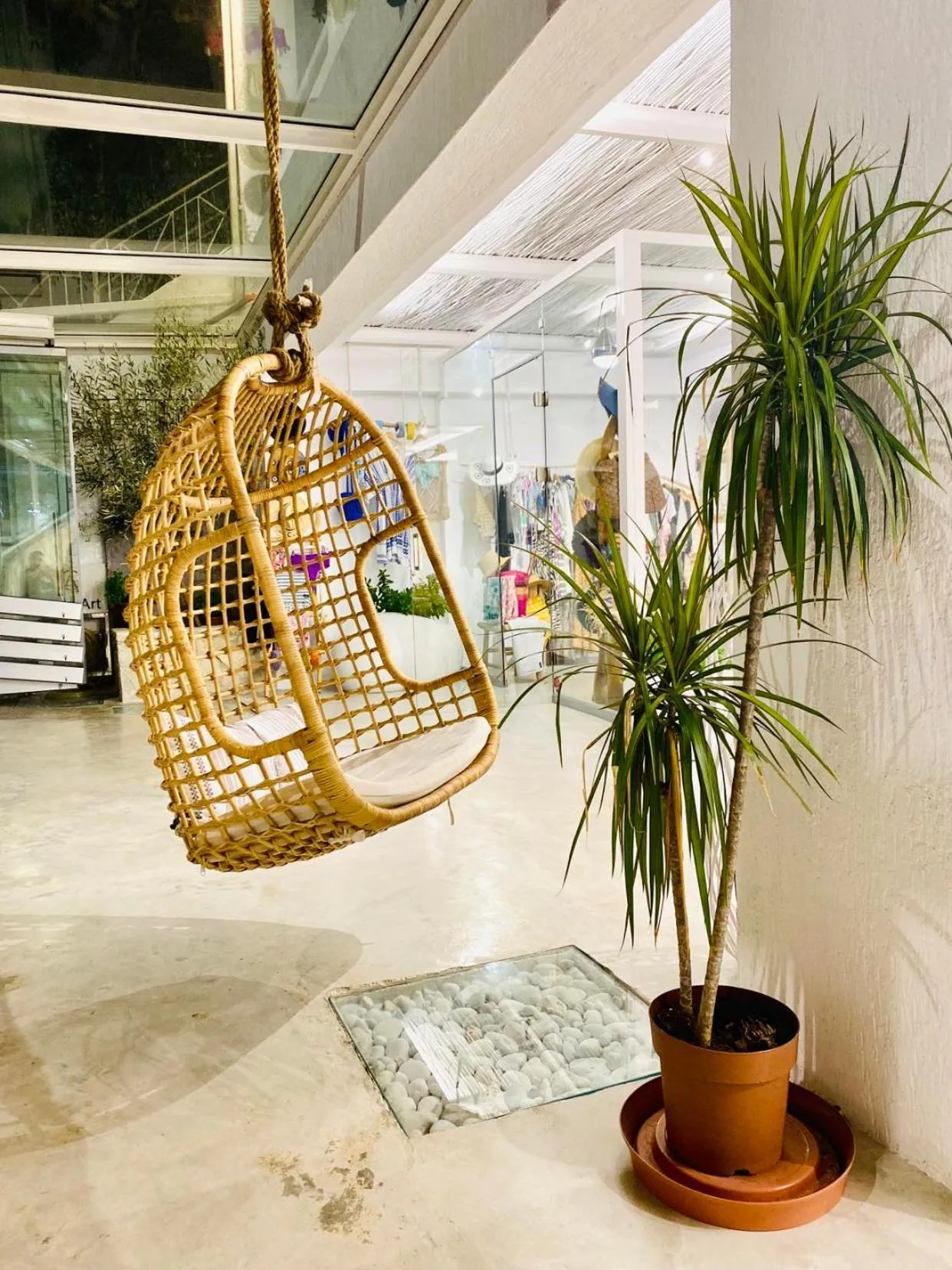 Restaurant/places to eat in Geo & Art Boutique Hotel Himara