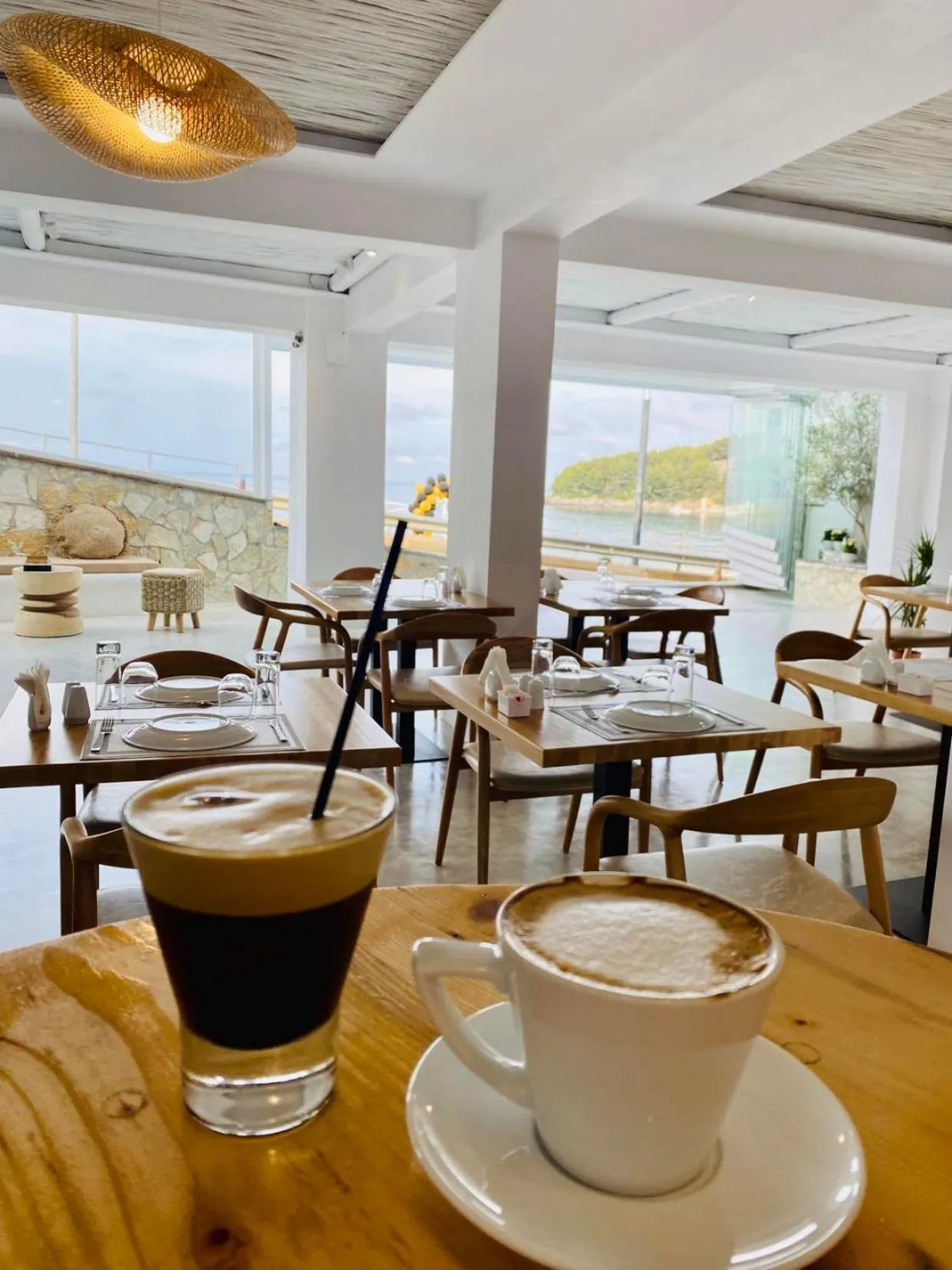 Restaurant/places to eat in Geo & Art Boutique Hotel Himara