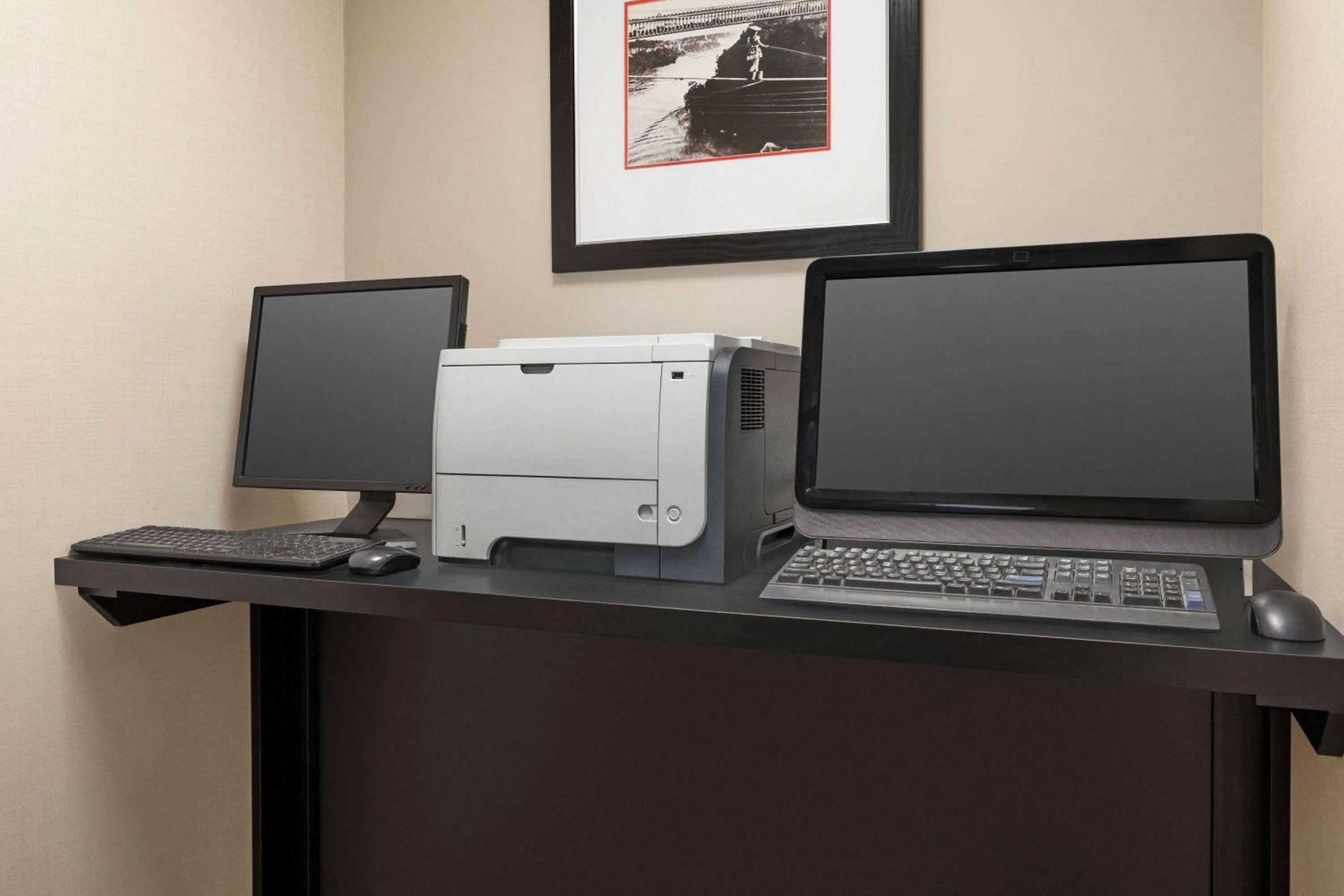 Food and drinks in Wyndham Garden Niagara Falls Fallsview