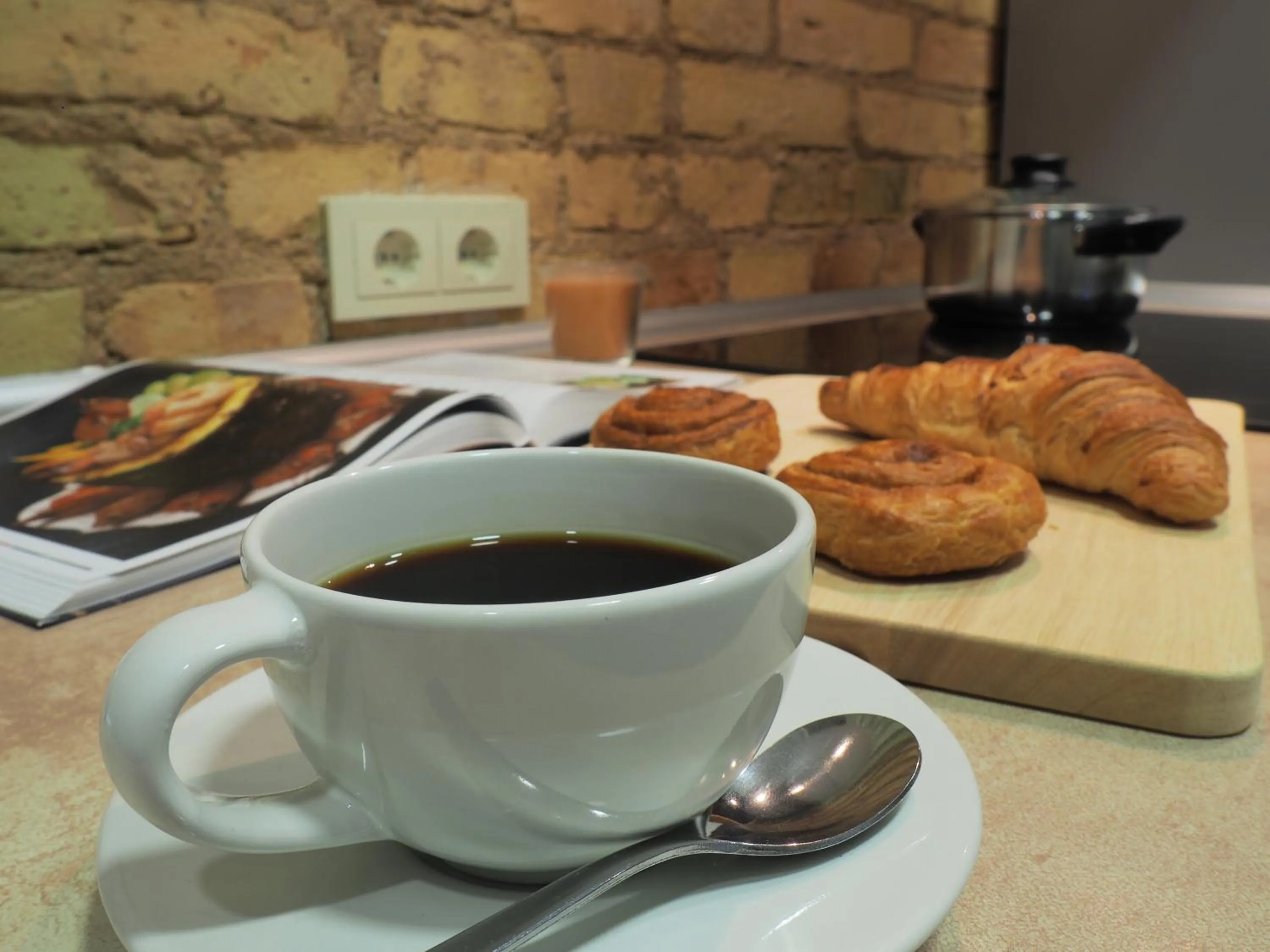 Coffee/tea facilities in Emi apartment