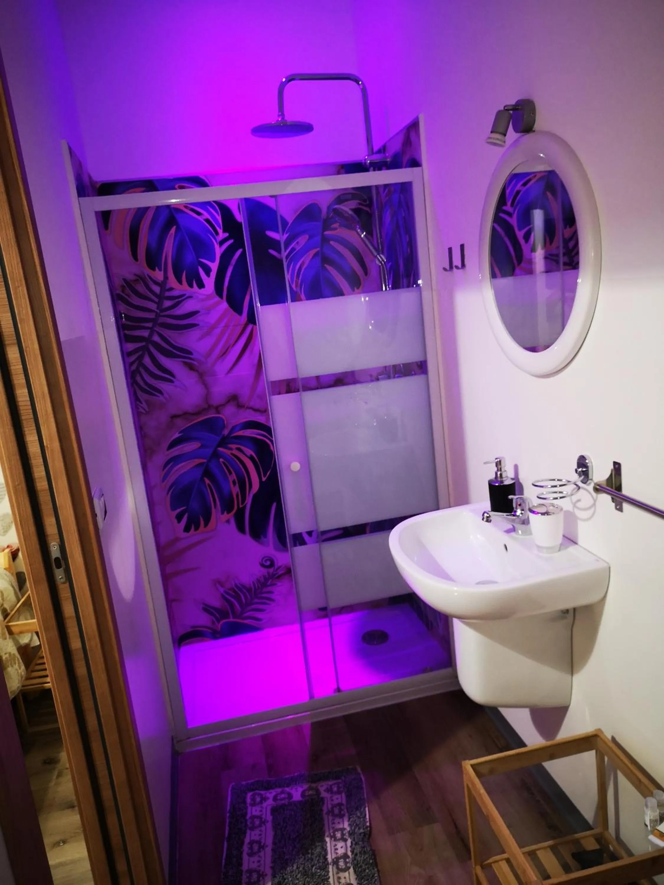 Shower in B&B Tonnarella Beach