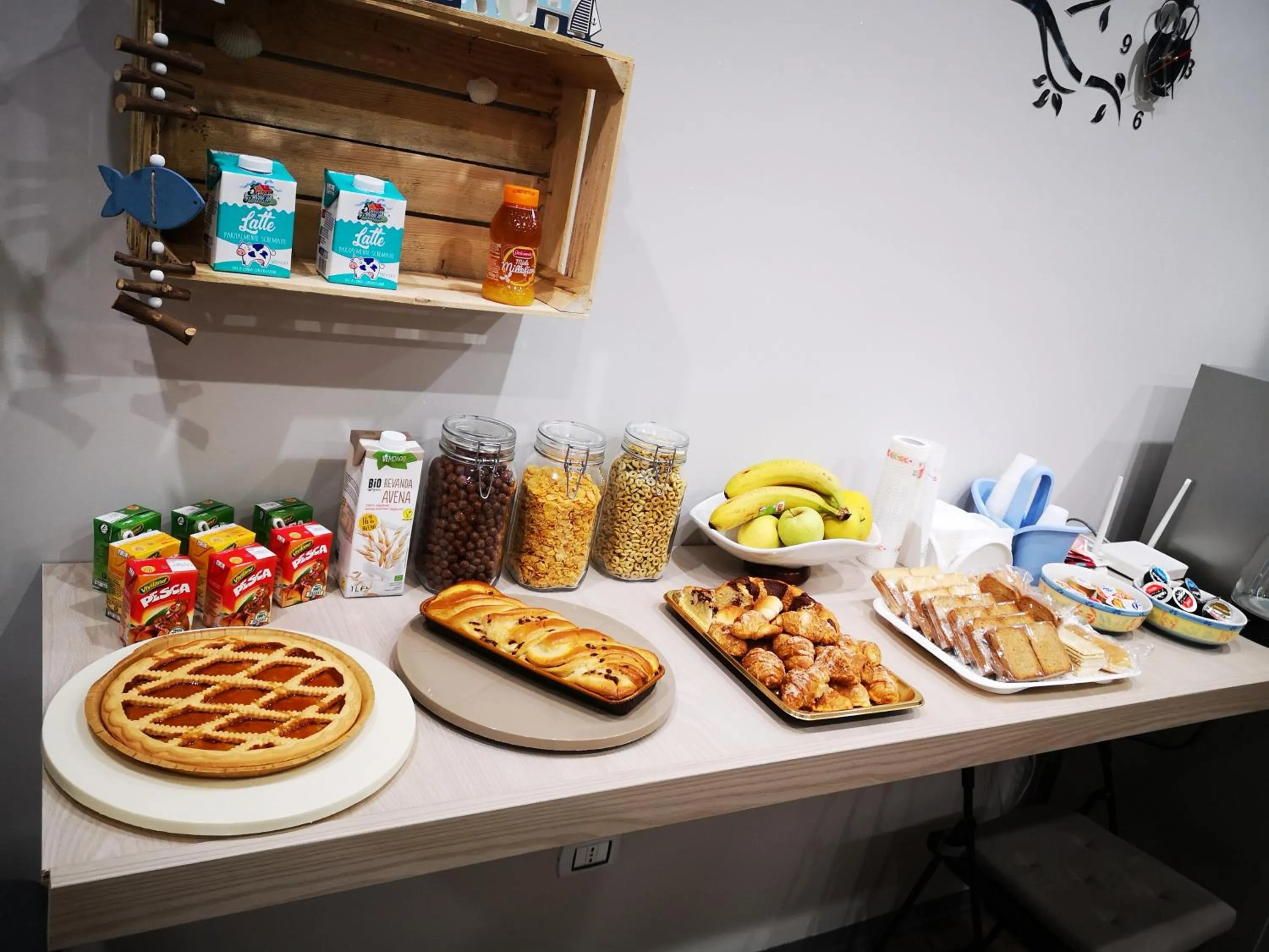 Buffet breakfast in B&B Tonnarella Beach