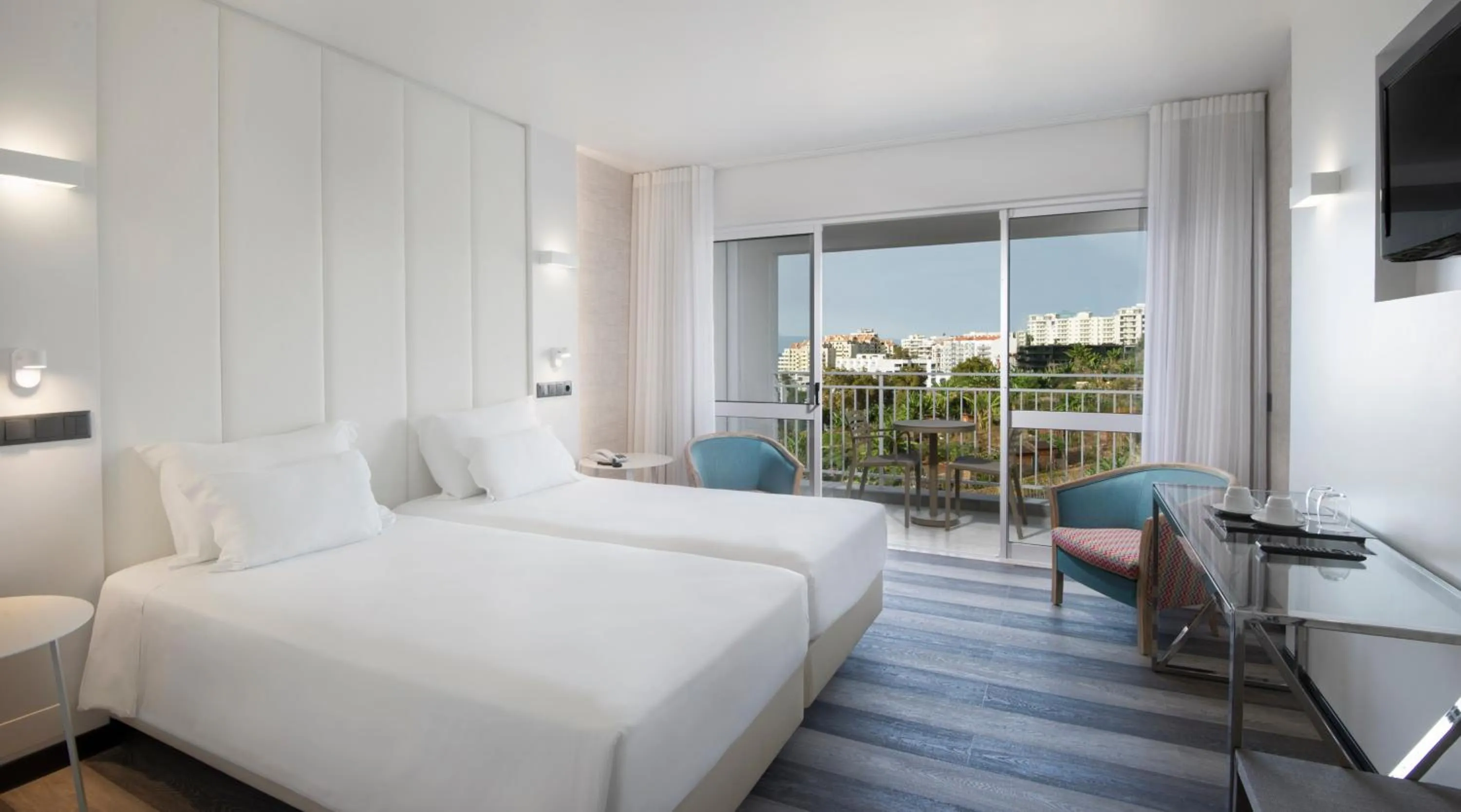 Photo of the whole room, Bed in Hotel Alto Lido