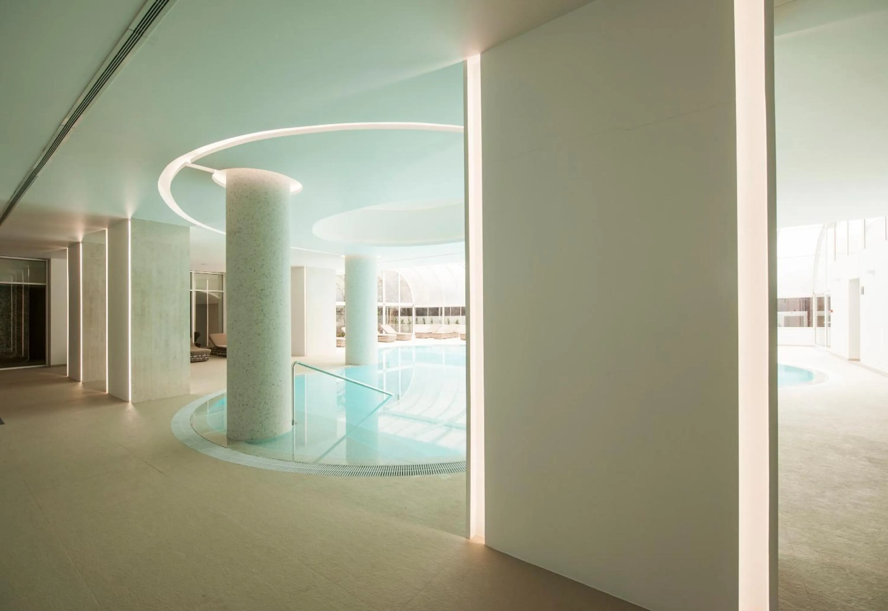 Swimming pool in Hotel Alto Lido