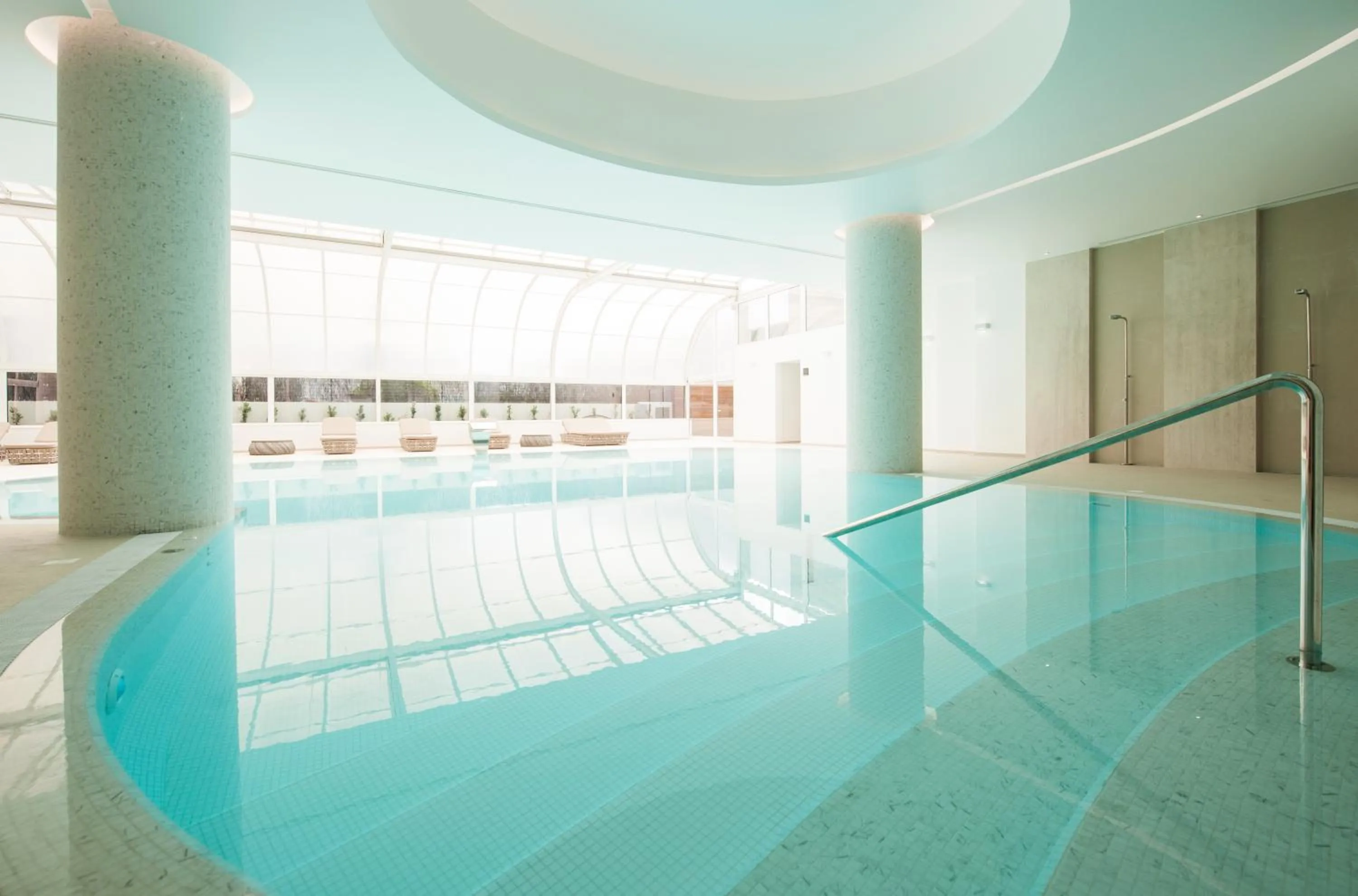 Swimming pool in Hotel Alto Lido
