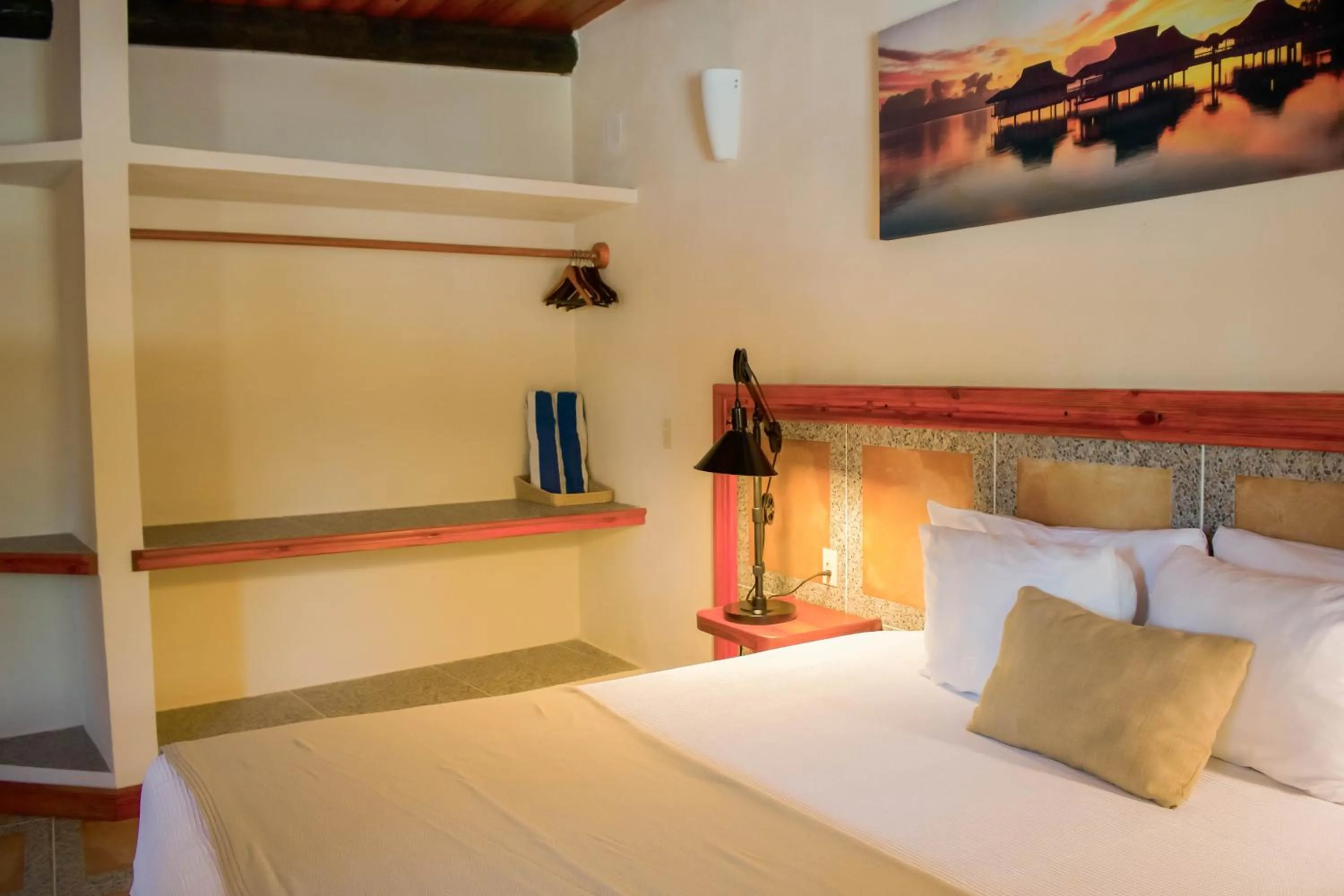 Bed in The Diving Lodge Downtown