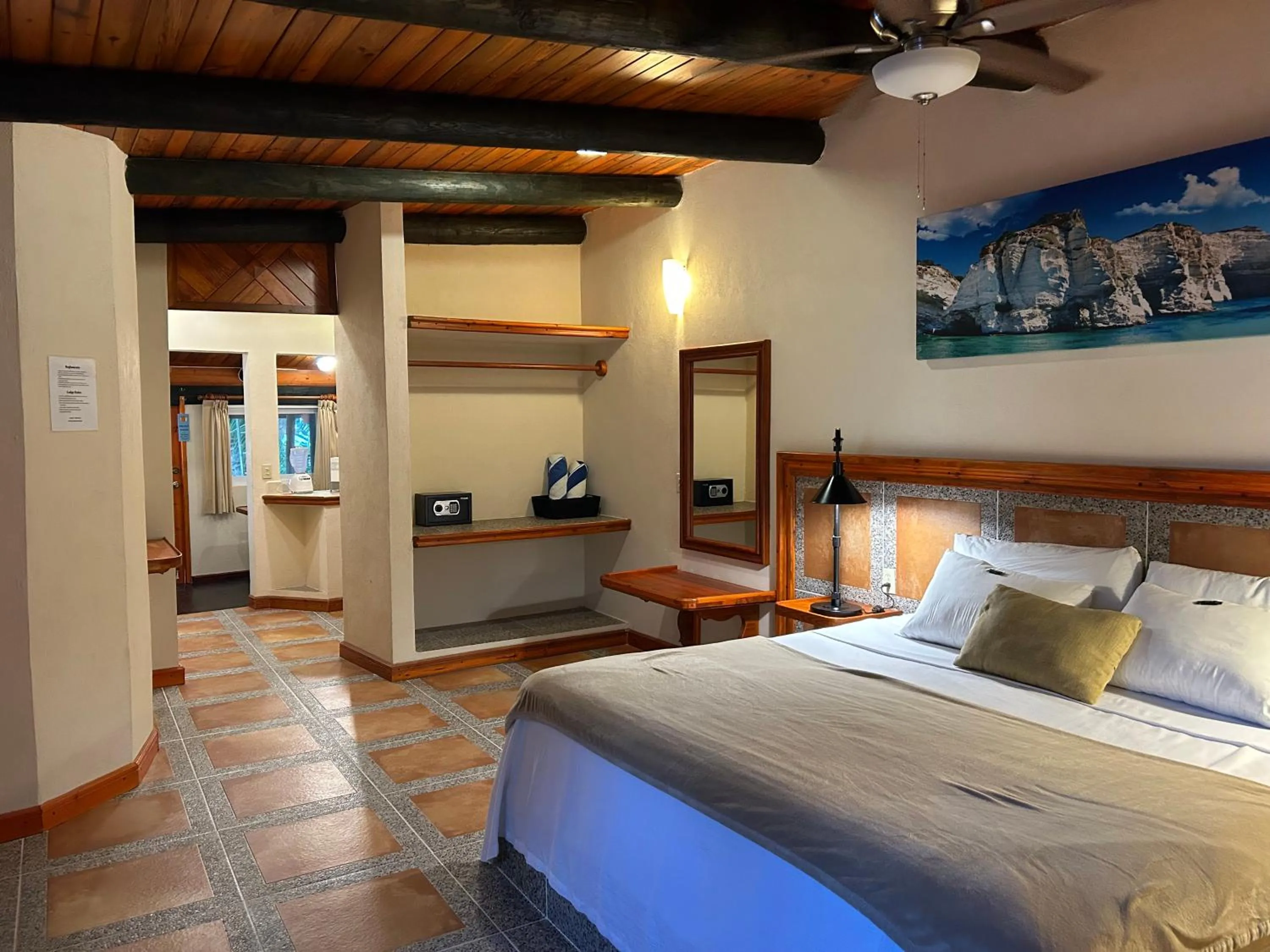 Bed in The Diving Lodge Downtown